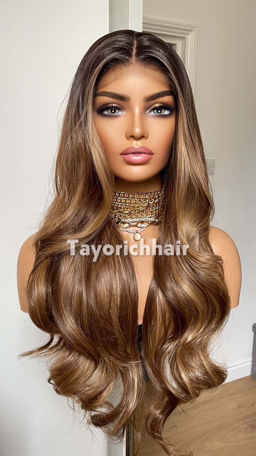Tayorichhair 26-Inch Multi-Tonal Toffee Brown Bavy Wavy Synthetic Wig – Black Roots, 13x4 Transparent Lace Front, Medium Cap Elegant Daily Wear Unit