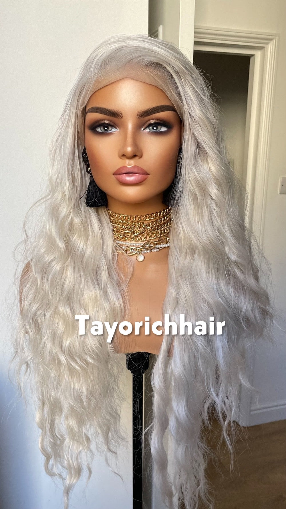 Tayorichhair Icy Platinum Blonde Loose Curls Wig – 24" Heat-Resistant Synthetic Unit (13x4 Transparent Lace, Free Part, Plain Blonde, No Roots)