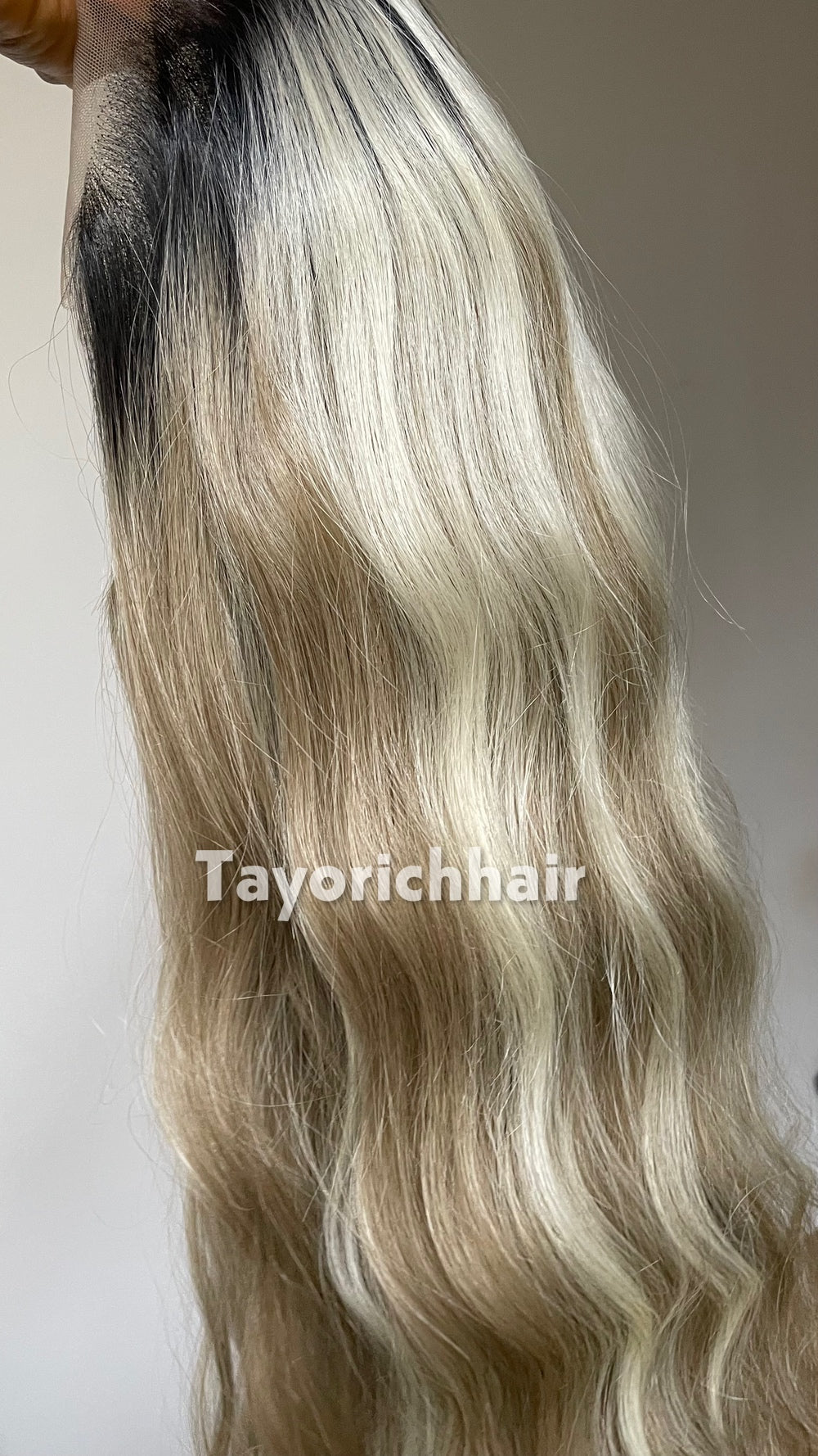 24 Inch Mixed Blonde Wig With Black Roots