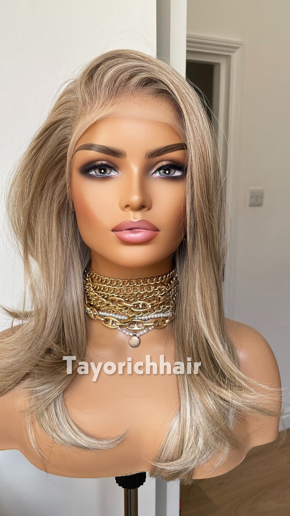 14" Mixed Ash Blonde Highlights Synthetic Lace Front Wig – Glueless Scalp Illusion (Medium Cap Size)