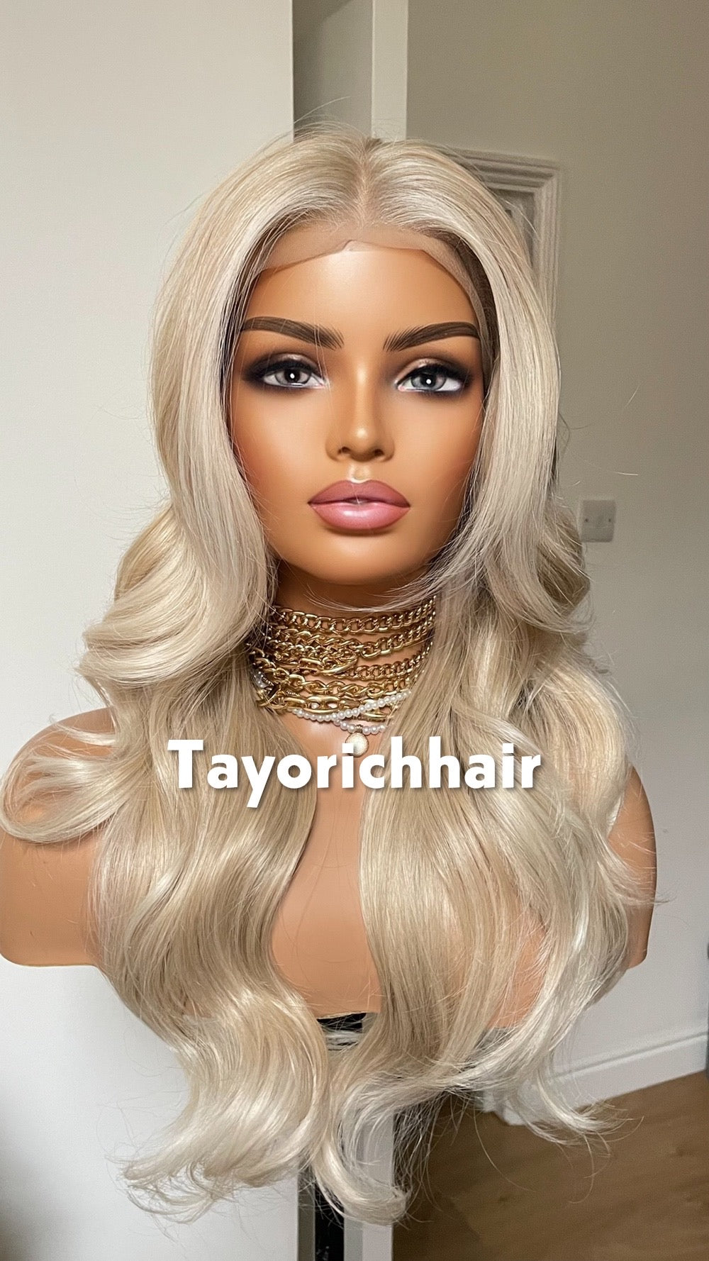 Sandy Blonde Synthetic Wig;Face Framing Highlights, Wavy Hair , Heat Safe Wigs
