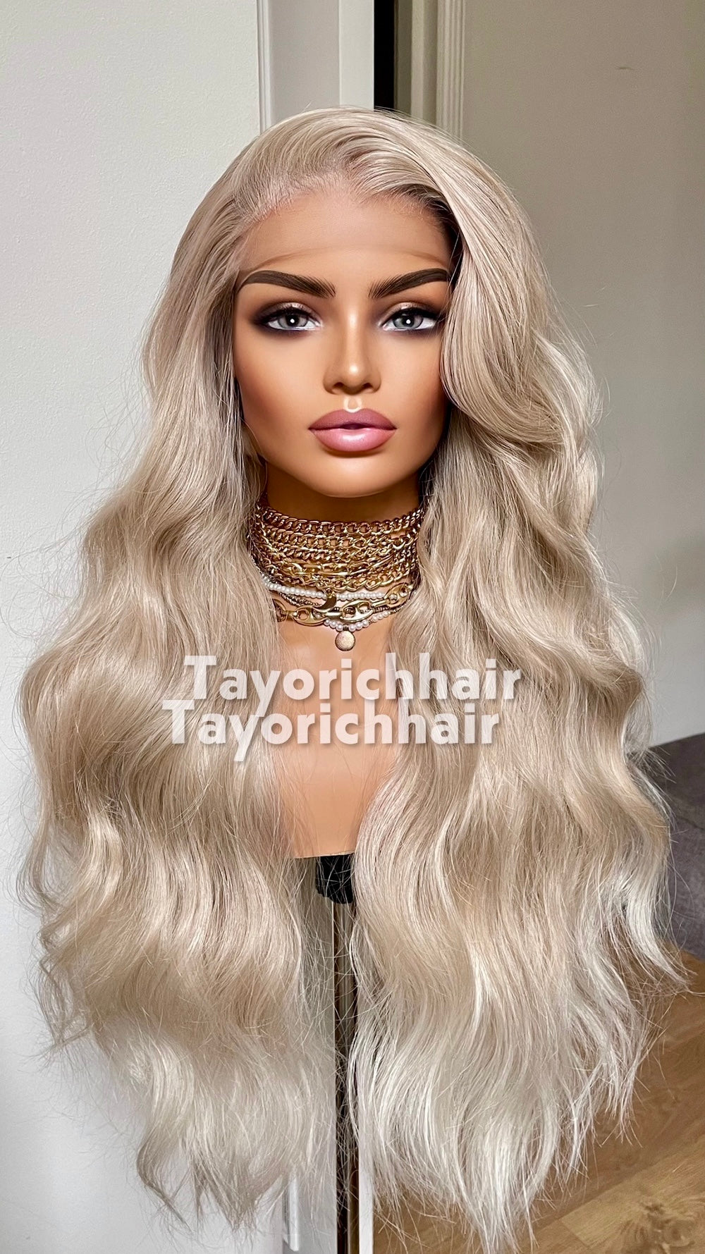 Blonde 26” Wavy Wig | 13x6 Lace & Versatile Part