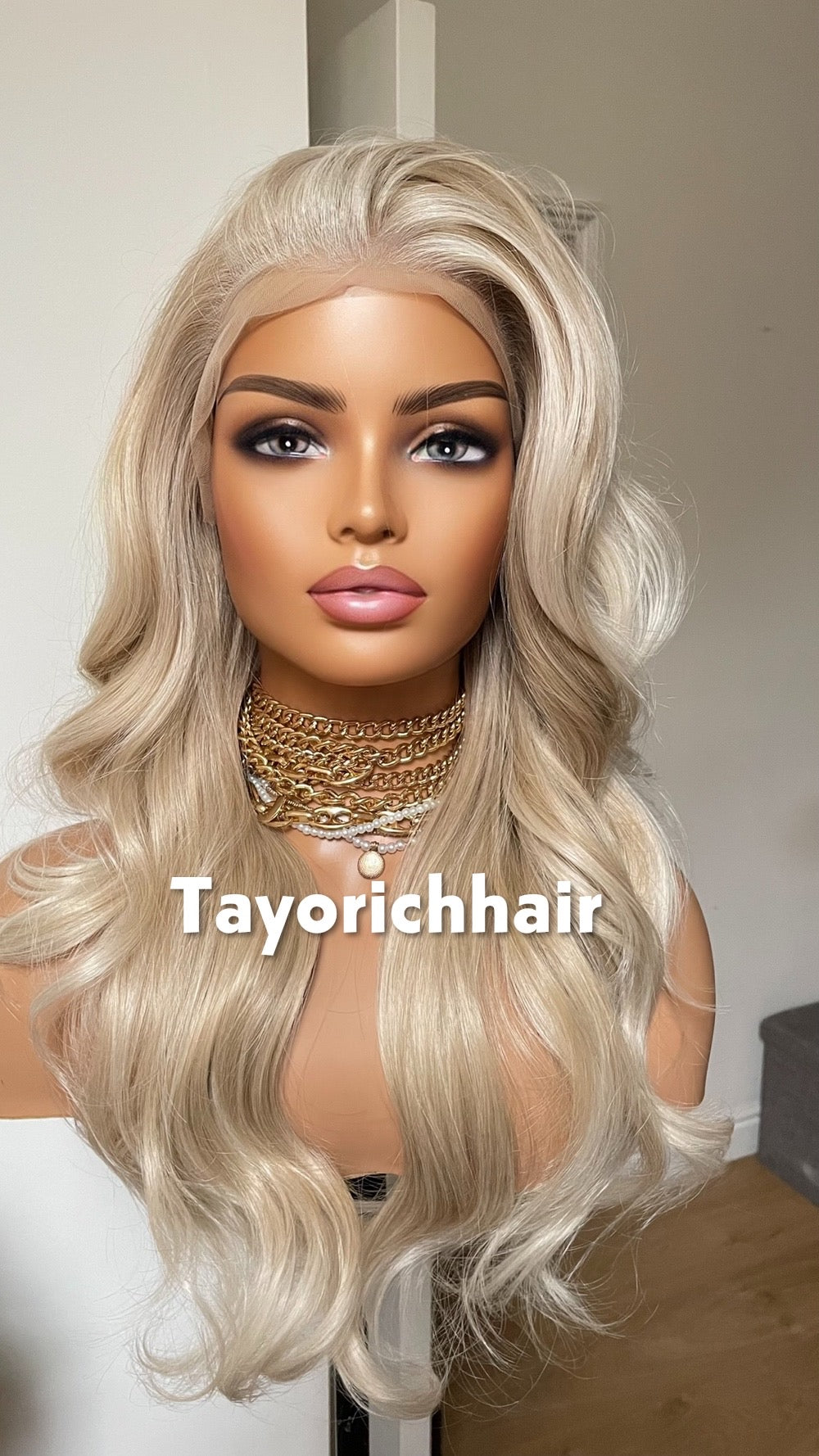 Sandy Blonde Synthetic Wig;Face Framing Highlights, Wavy Hair , Heat Safe Wigs