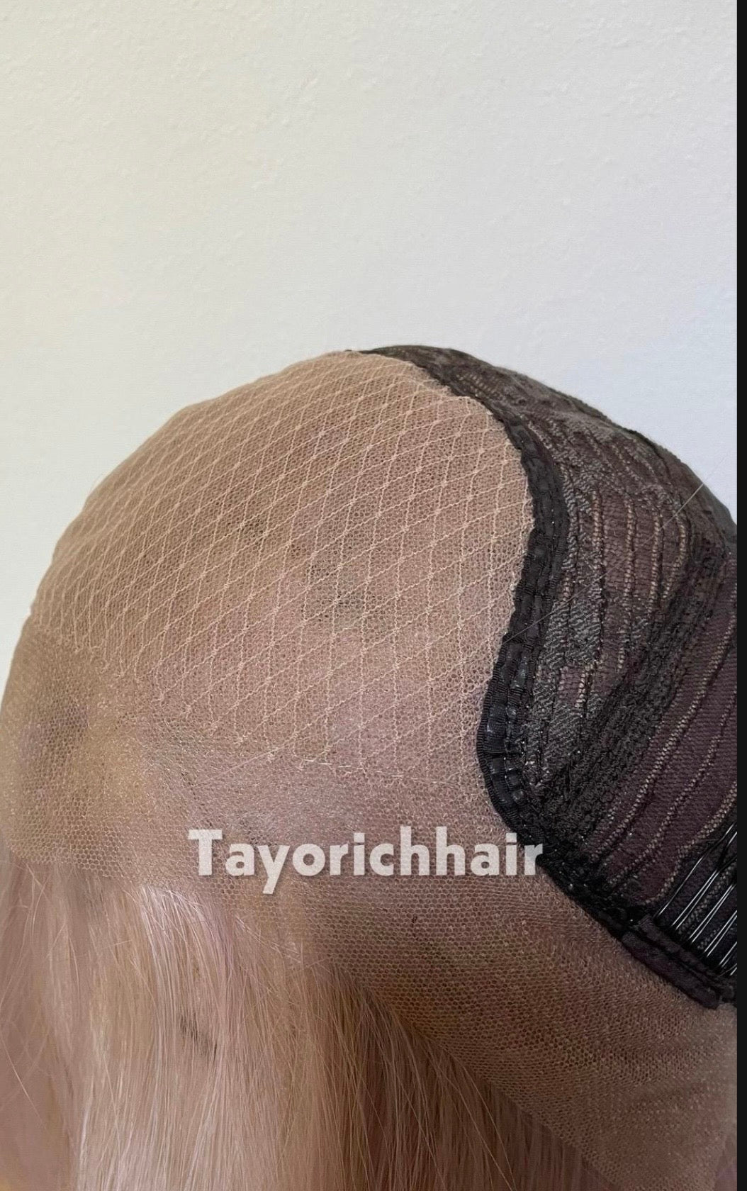 Tayorichhair Pale Pink Wavy Synthetic Wig – Pre-Cut 13x4 Transparent Lace Front (Heat-Friendly Costume & Cosplay Unit)
