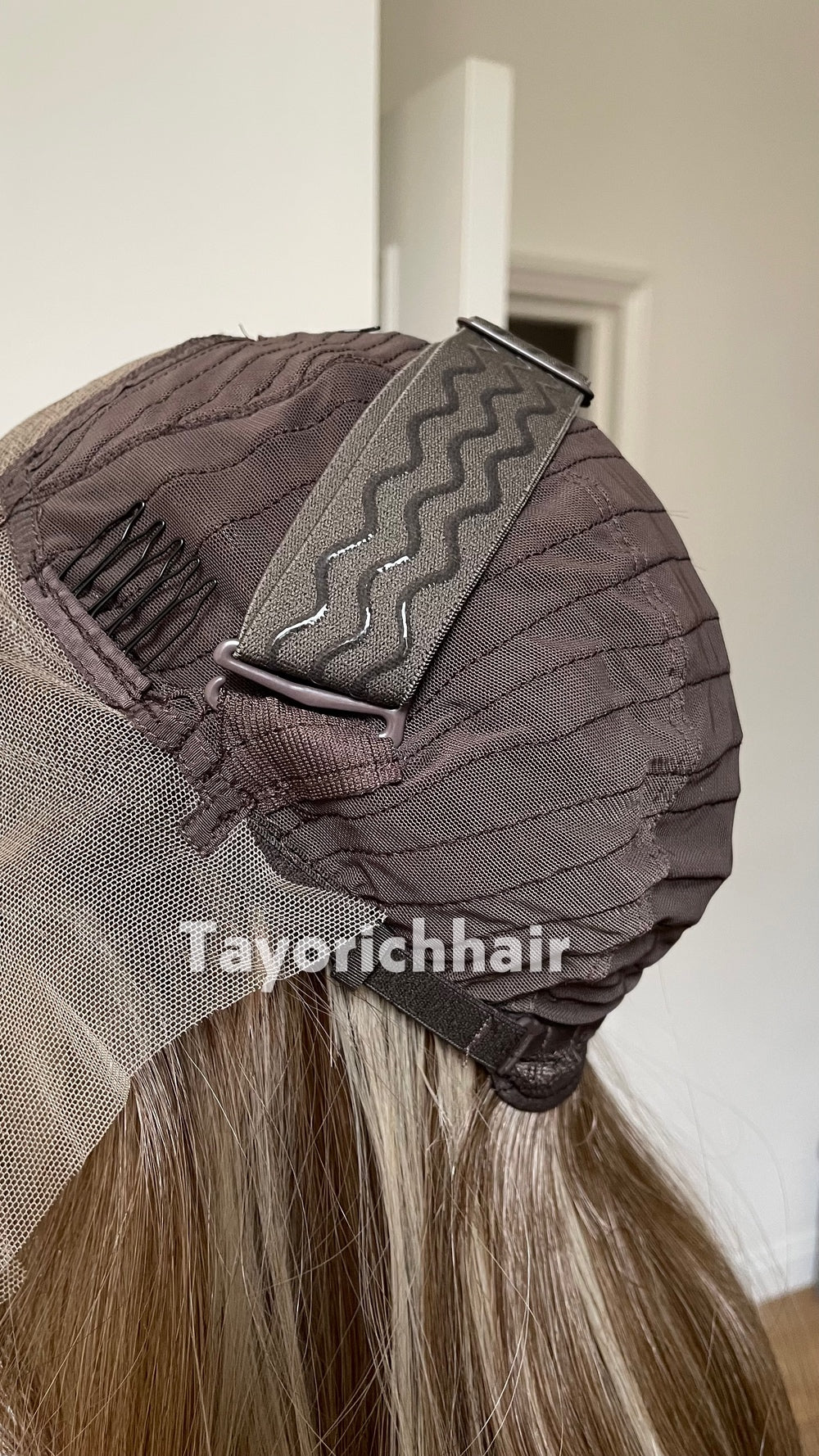 Dark Brown & Blonde Mixed Wig | 20” Wavy Glueless