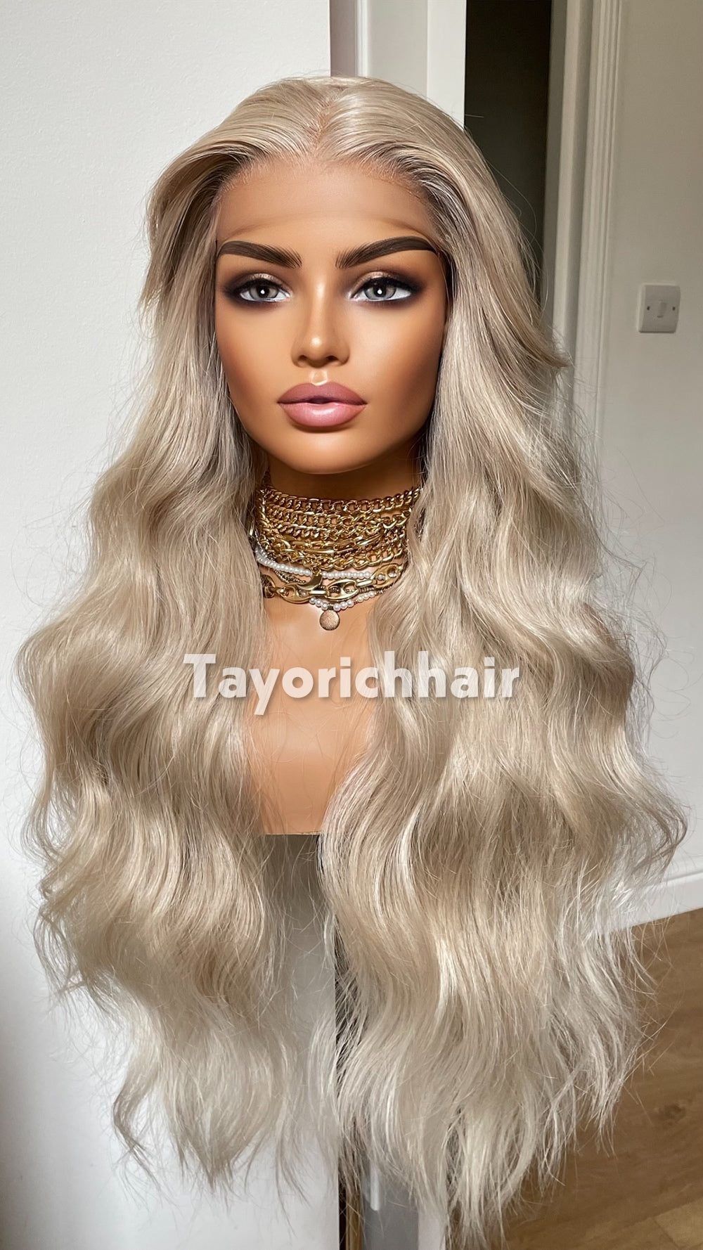 Blonde 26” Wavy Wig | 13x6 Lace & Versatile Part