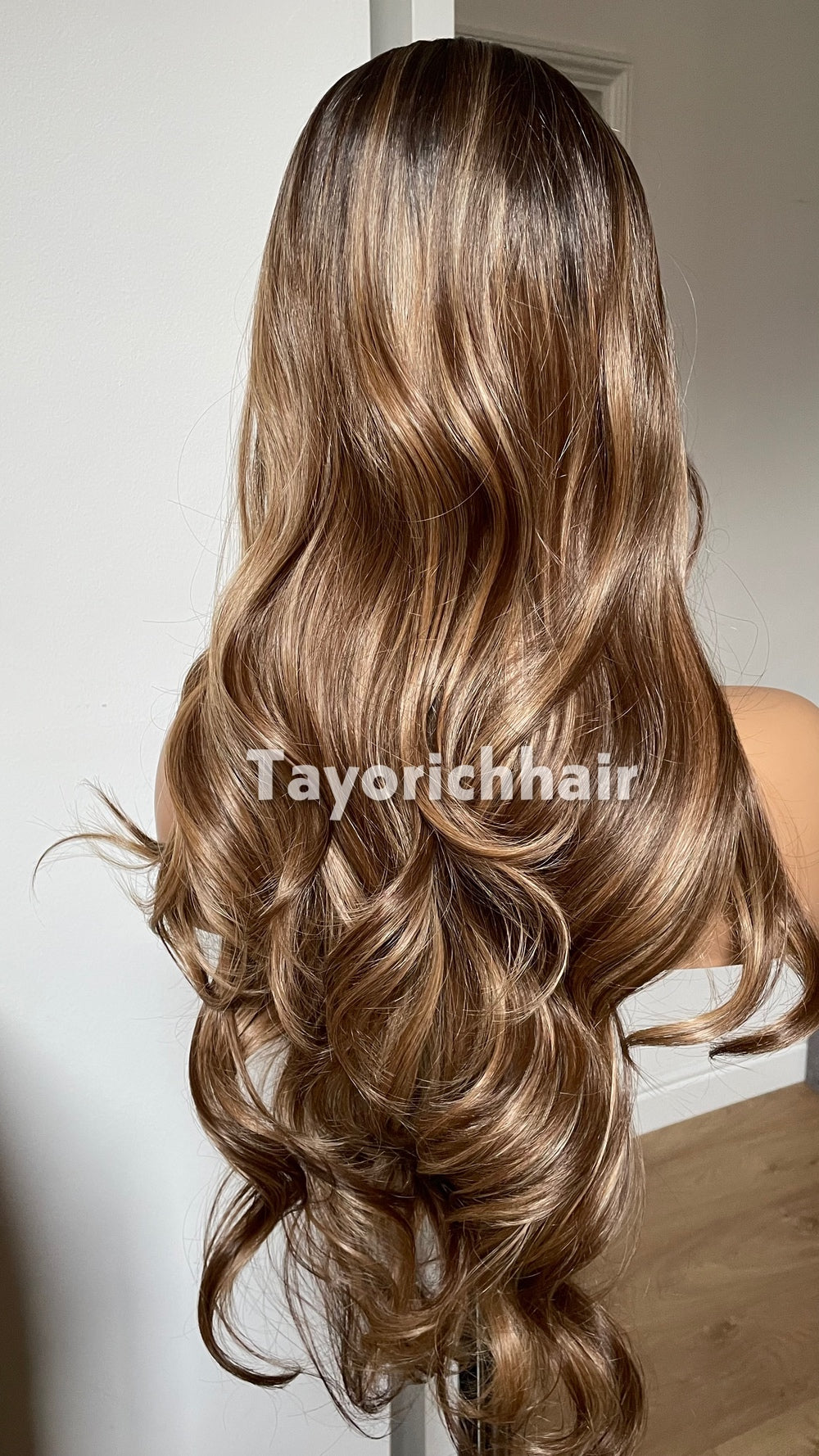 Tayorichhair 26-Inch Multi-Tonal Toffee Brown Bavy Wavy Synthetic Wig – Black Roots, 13x4 Transparent Lace Front, Medium Cap Elegant Daily Wear Unit
