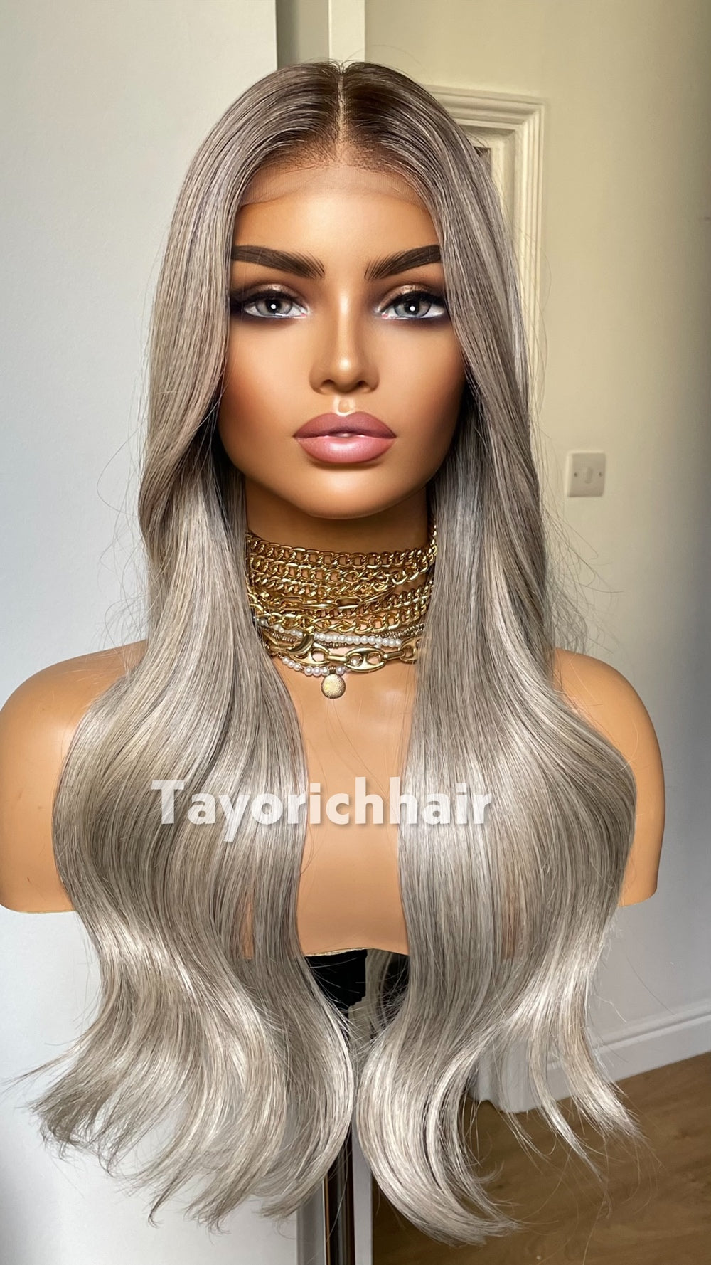 Silver Ash Blonde Wig with Platinum Highlights | 22” Wavy