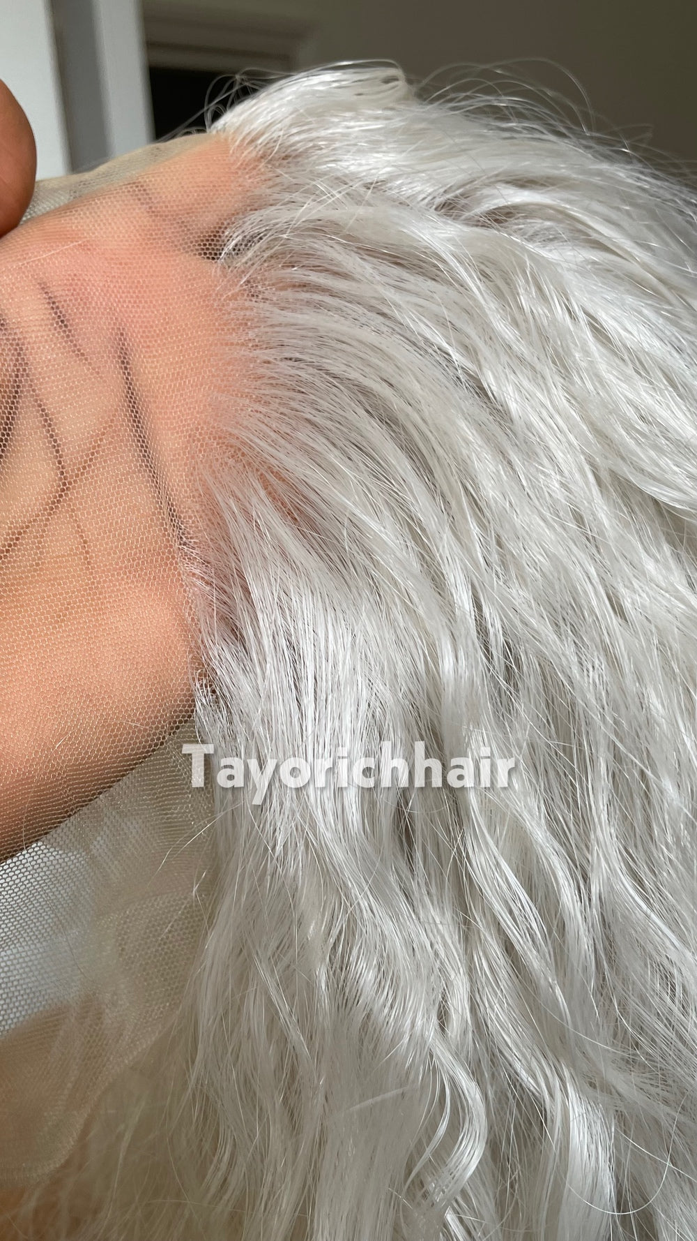 Tayorichhair 22-Inch Platinum Blonde Exotic Curly Synthetic Wig – Dark Roots, 13x3 Transparent Lace Front, Small XS Cap Lightweight Daily Wear Unit
