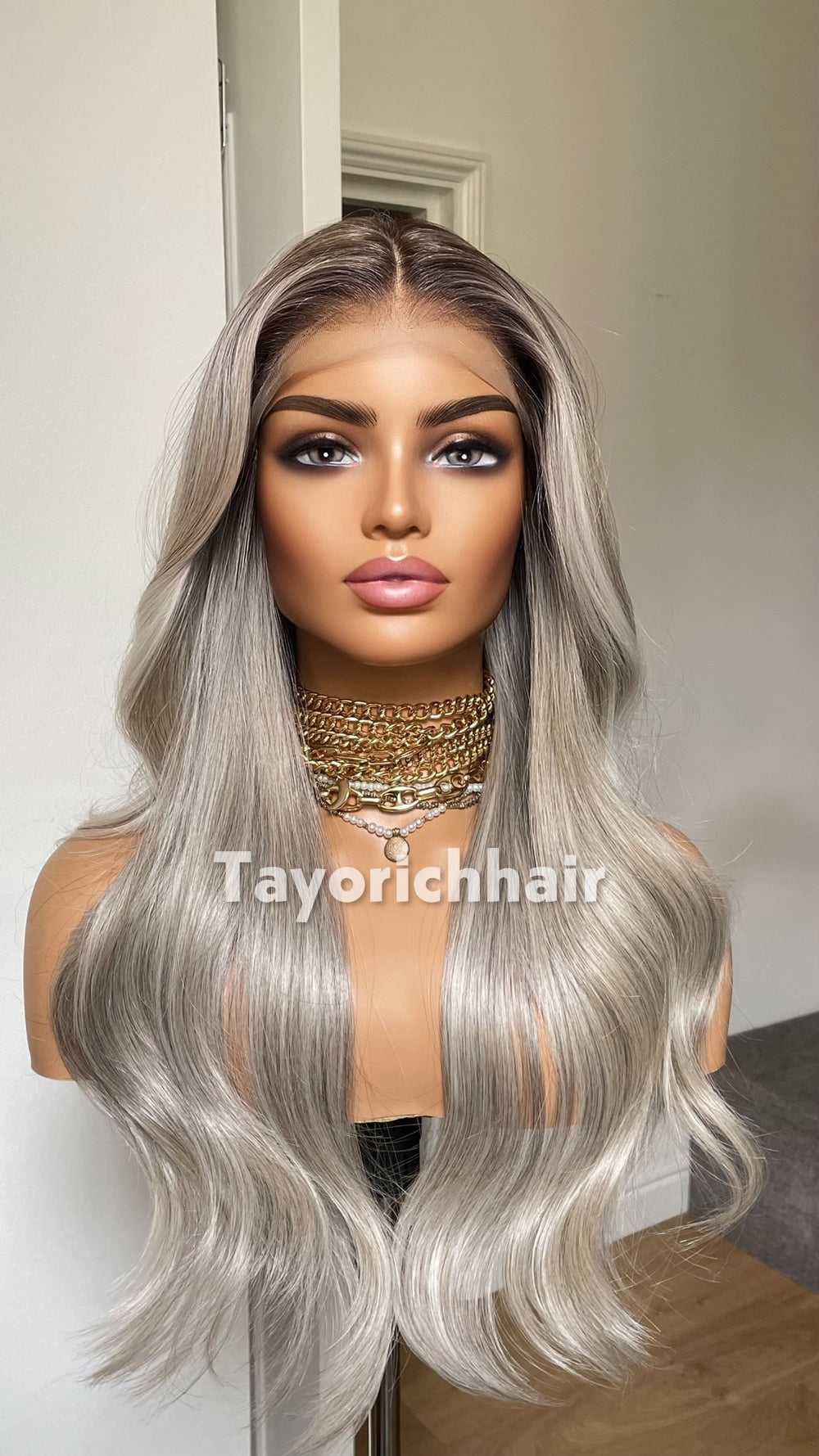 Silver Ash Blonde Wig with Platinum Highlights | 22” Wavy