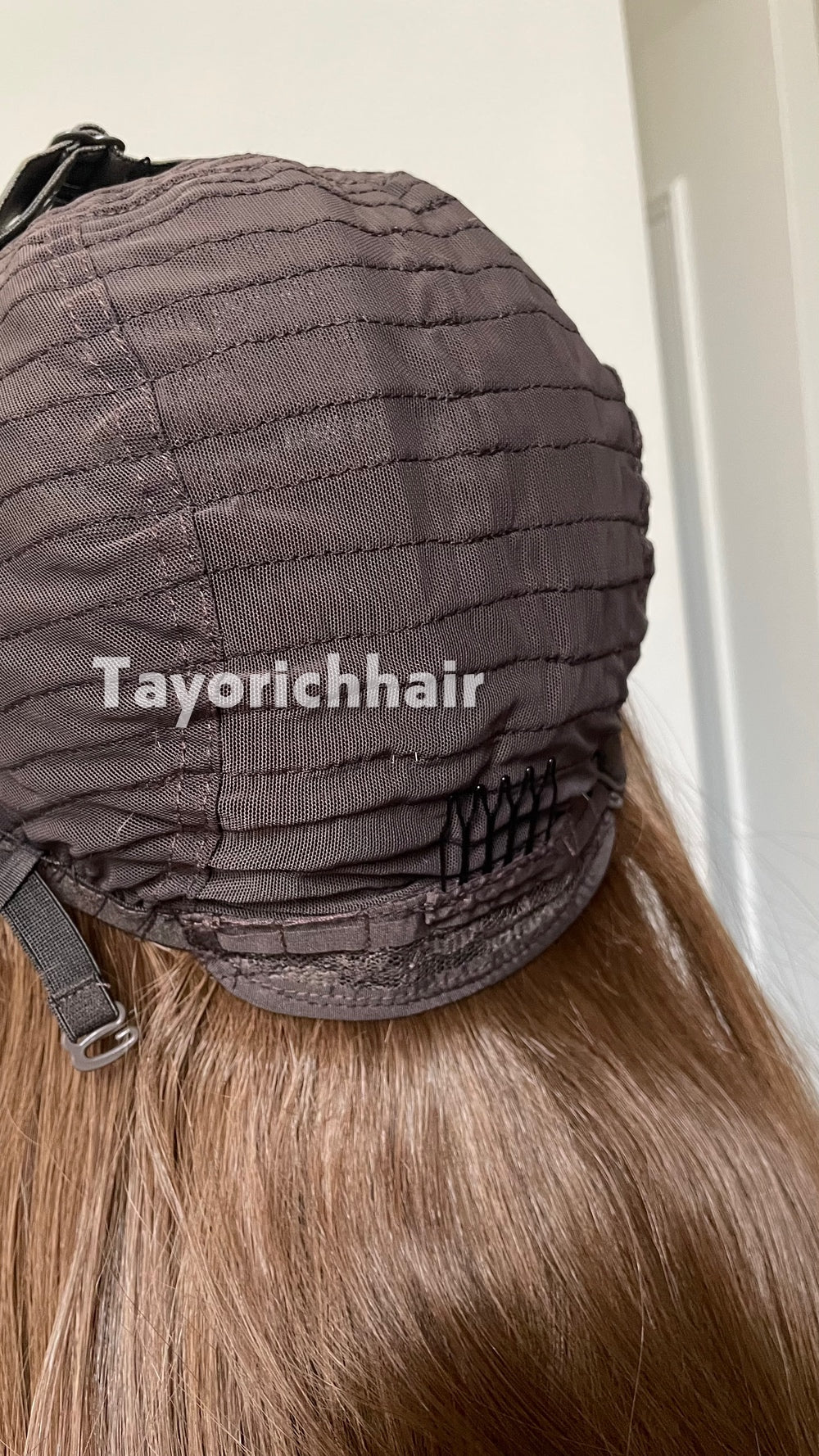 Tayorichhair Elegant 18" Wavy Glueless Synthetic Wig – Rich Brown with Subtle Dark Roots (13x4 Transparent Lace)
