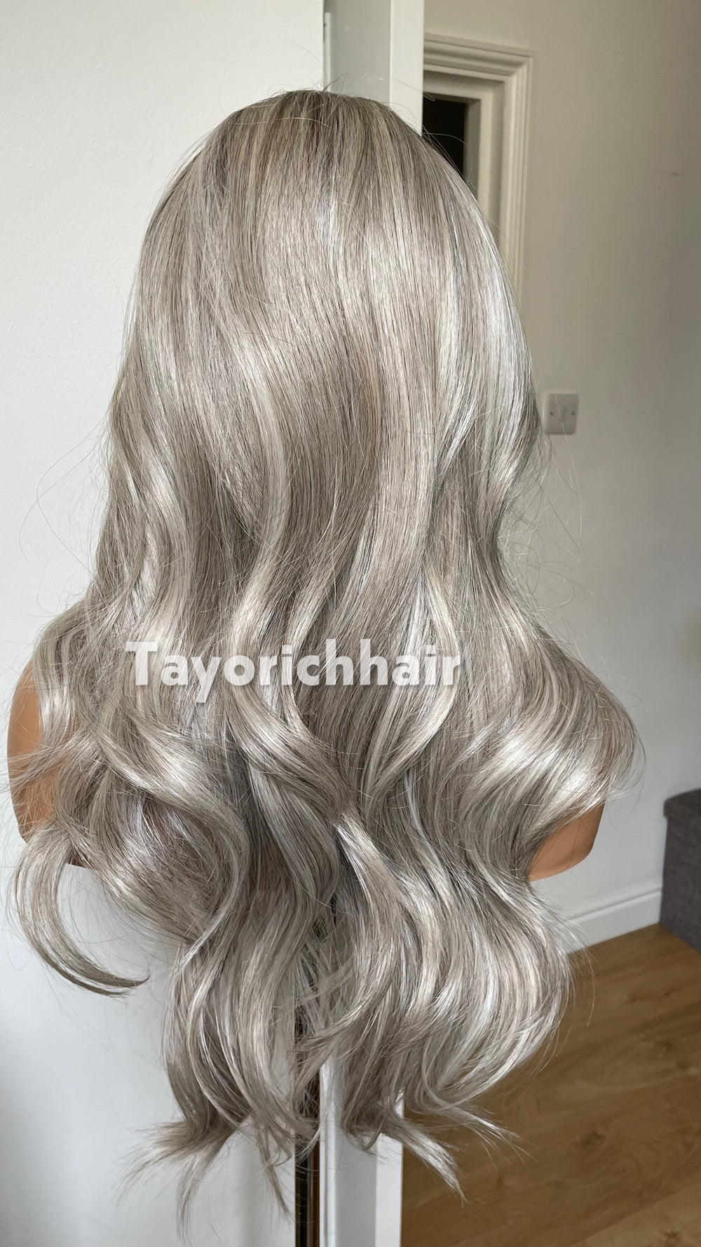 Silver Ash Blonde Wig with Platinum Highlights | 22” Wavy