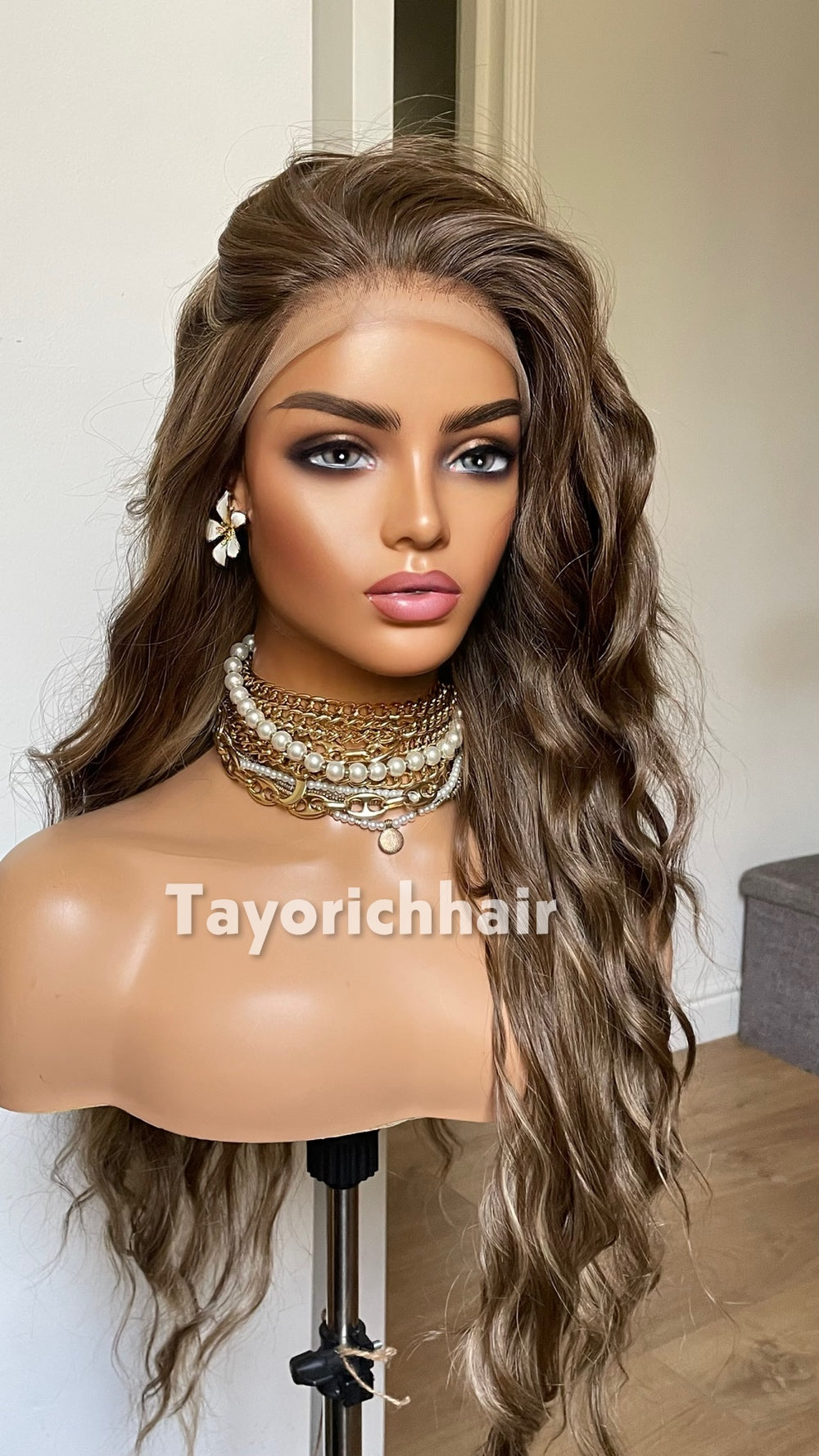 Ash Brown Highlighted Wavy Lace Front Synthetic Wig – 24 Inch Glueless 13x6 Transparent Lace