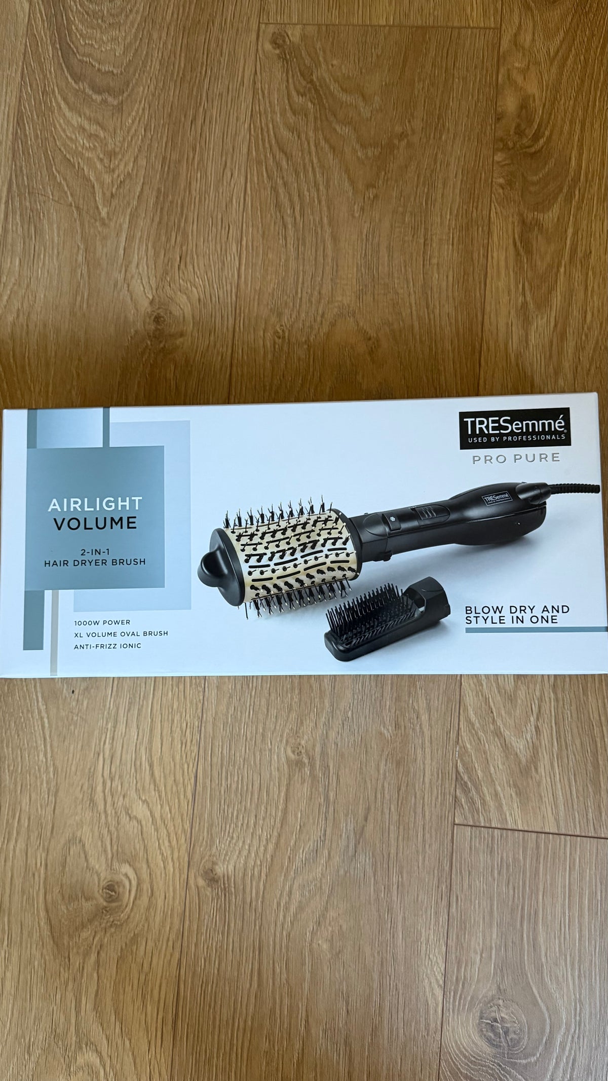 TRESemmé AirLight Volume 2-in-1 Hair Dryer Brush – Volumising Hair Styler