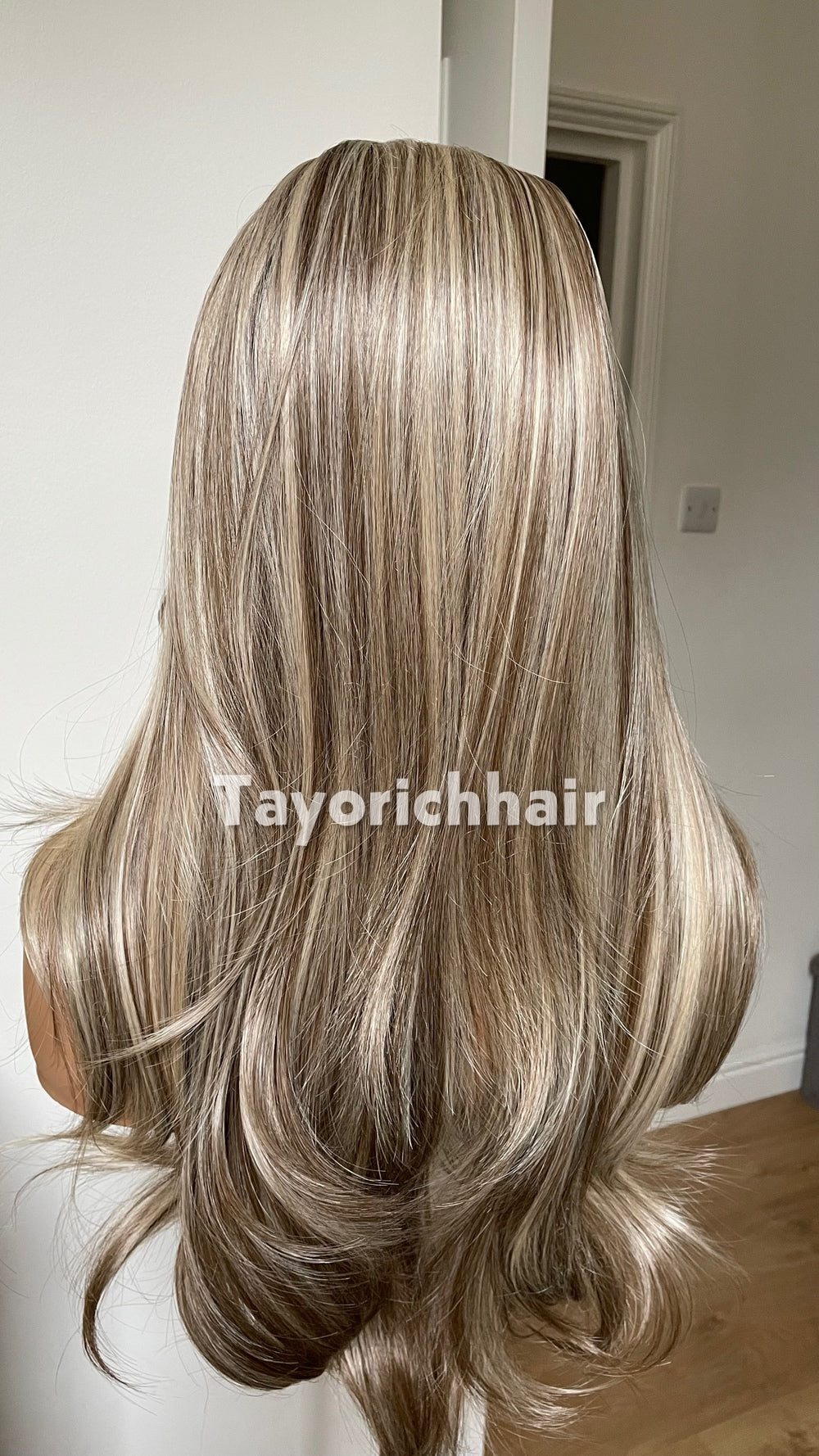 Dark Brown & Blonde Mixed Wig | 20” Wavy Glueless