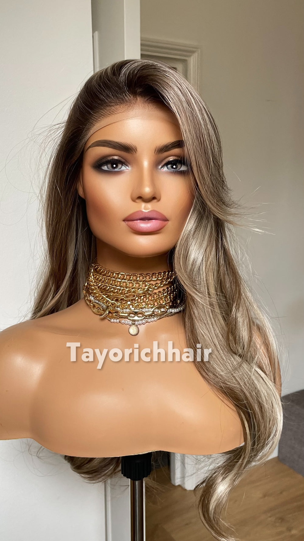 Dark Brown & Blonde Mixed Wig | 20” Wavy Glueless