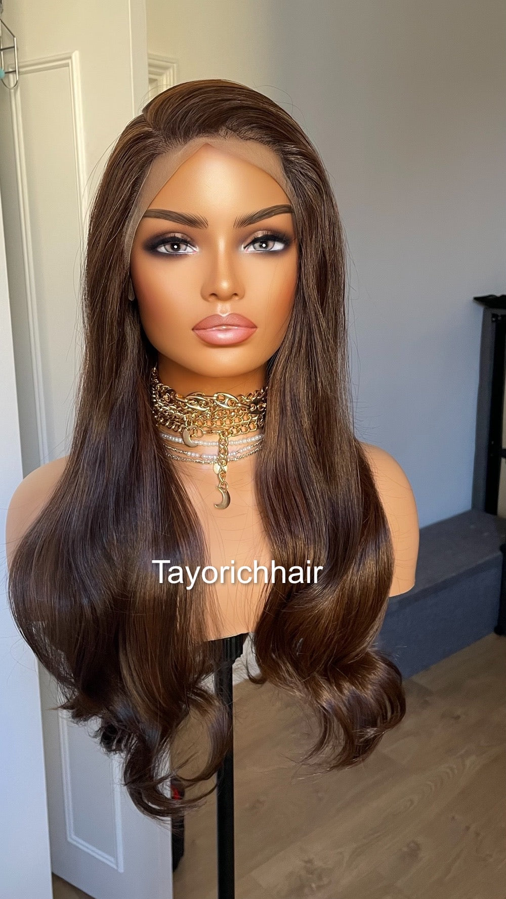 Brunette Brown Lace Wig With Highlights/Dark Brown Elegant Short Wavy Wig/Heat Friendly Synthetic Luxury Wigs For Women/ Free Part Wig