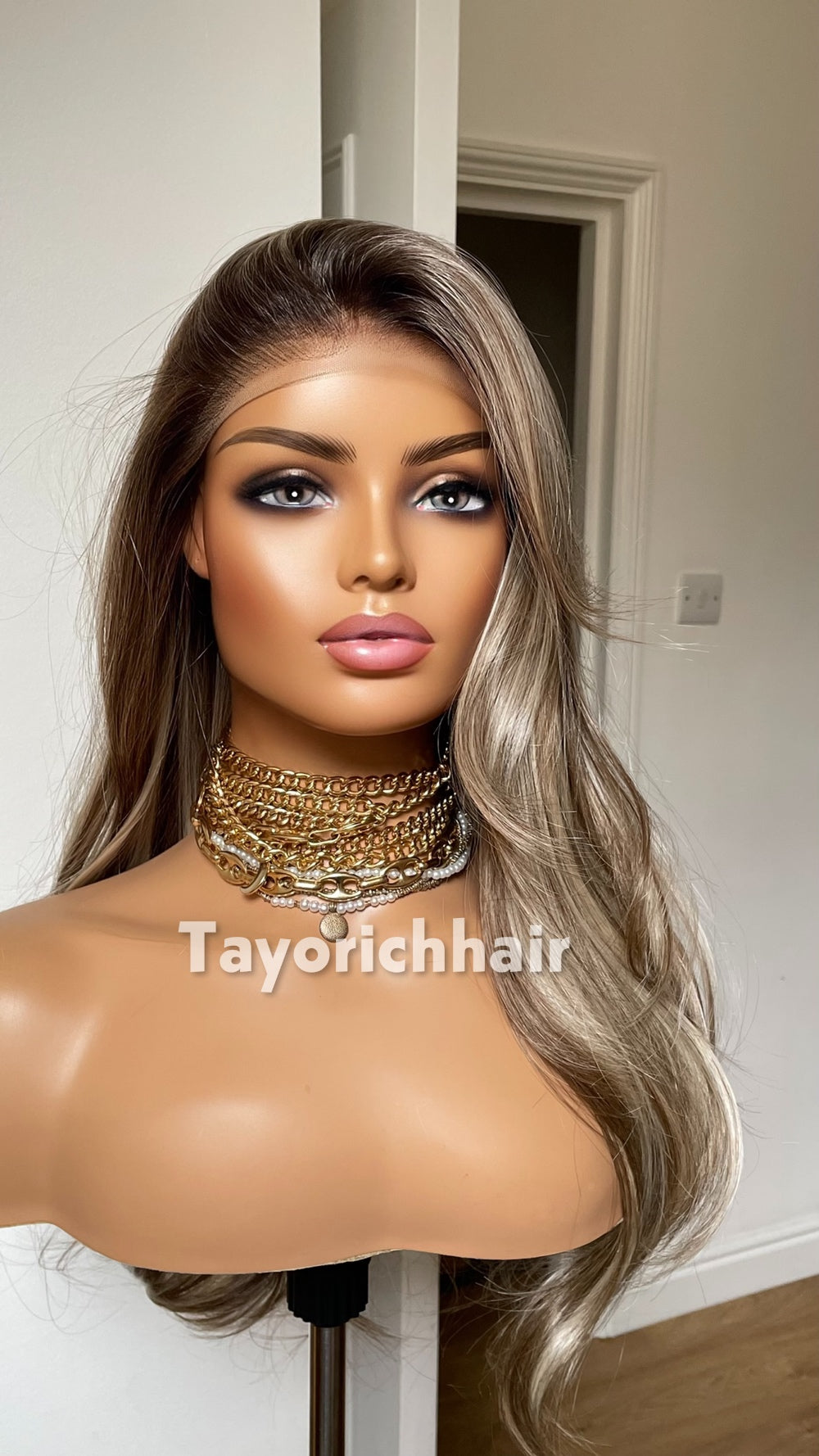 Dark Brown & Blonde Mixed Wig | 20” Wavy Glueless
