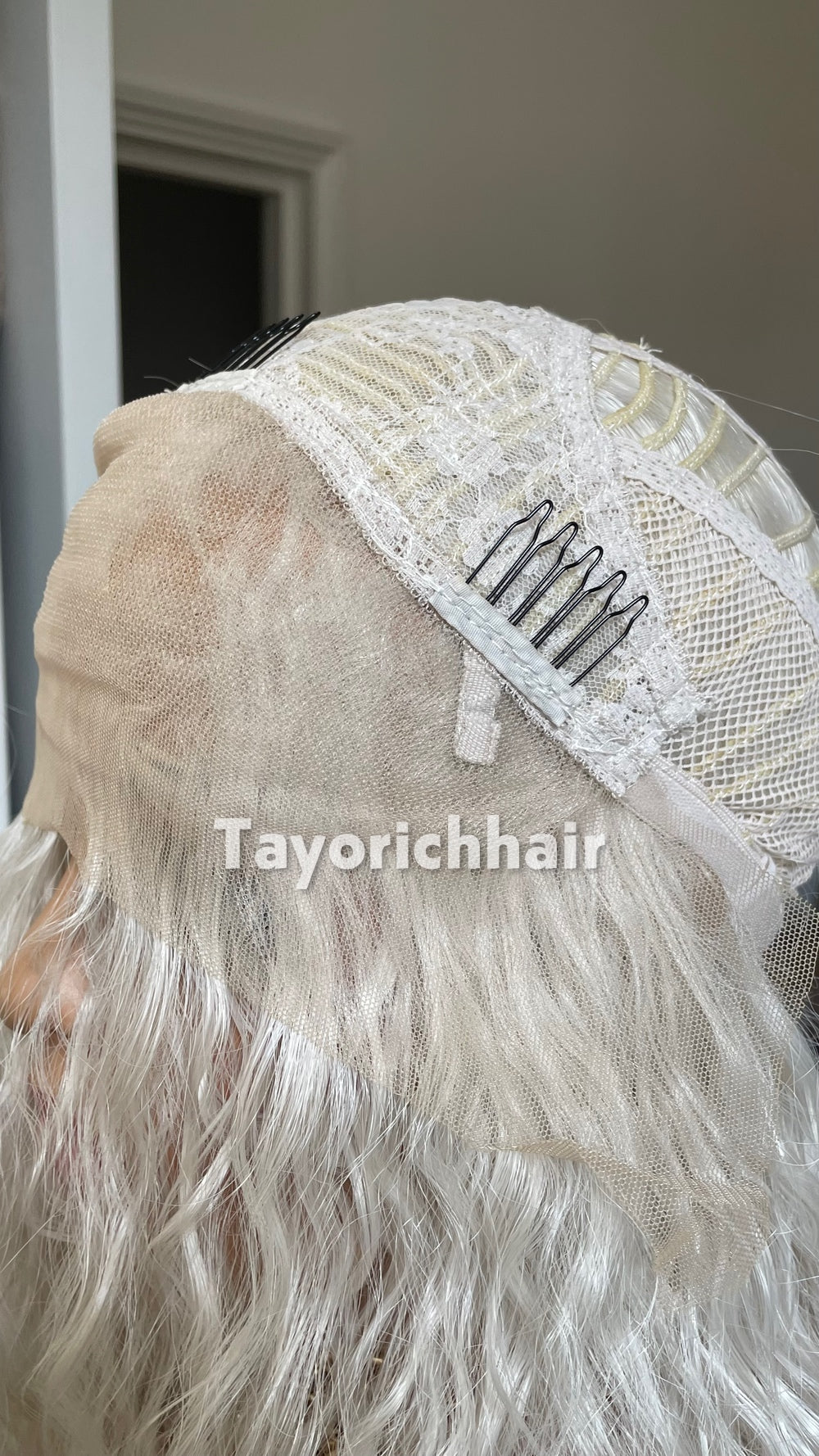 Tayorichhair 22-Inch Platinum Blonde Exotic Curly Synthetic Wig – Dark Roots, 13x3 Transparent Lace Front, Small XS Cap Lightweight Daily Wear Unit