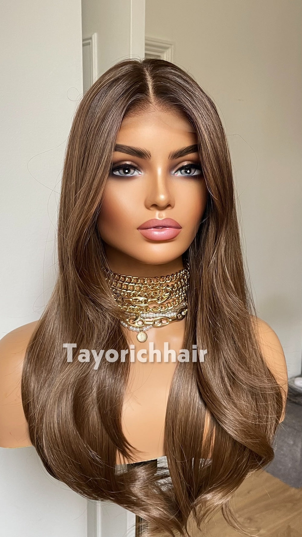Tayorichhair Elegant 18" Wavy Glueless Synthetic Wig – Rich Brown with Subtle Dark Roots (13x4 Transparent Lace)