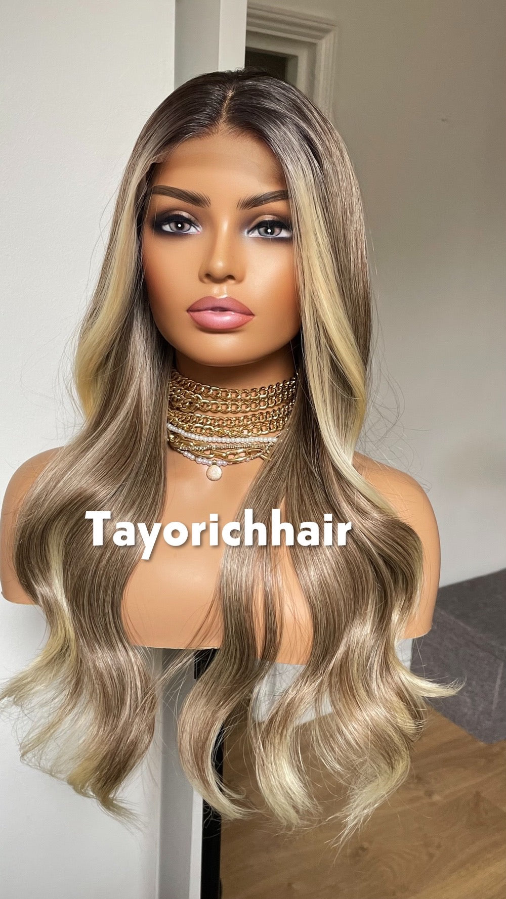 Sunkissed Dark Ash Blonde Hair With Light Blonde Money Piece And Short Black Roots|Wavy Hair Wig With Middle Part|13x4 Transparent Lace Top Wig