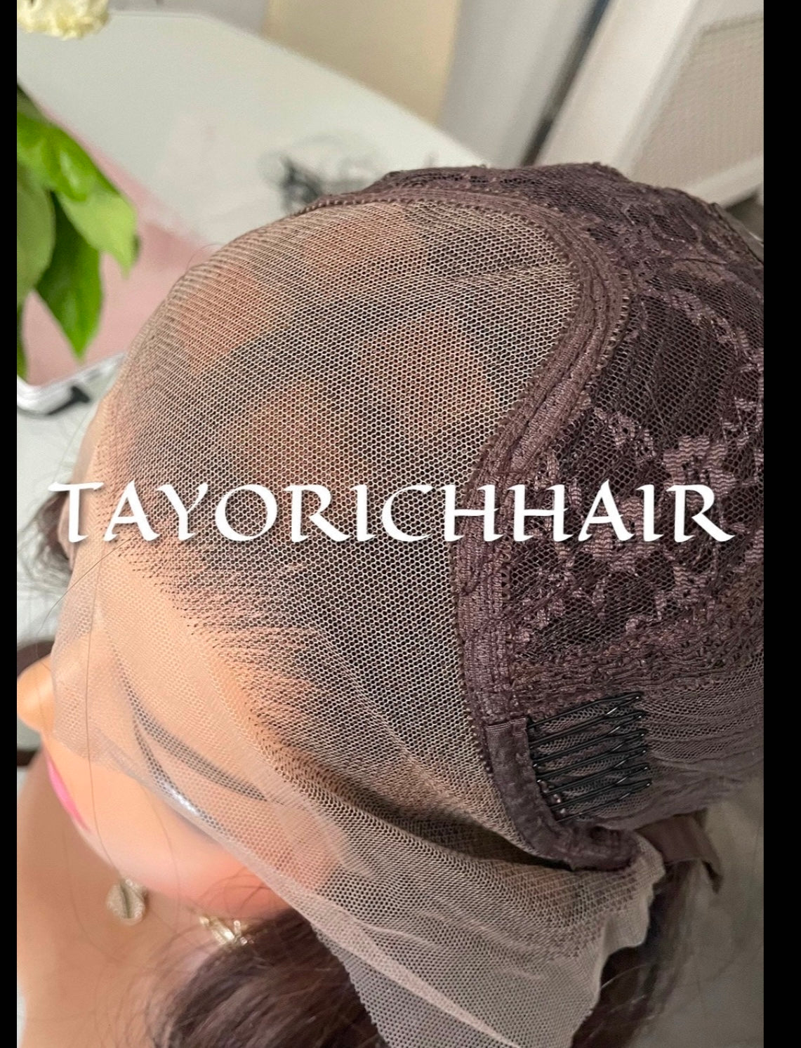 Brunette Brown Lace Wig With Highlights/Dark Brown Elegant Short Wavy Wig/Heat Friendly Synthetic Luxury Wigs For Women/ Free Part Wig