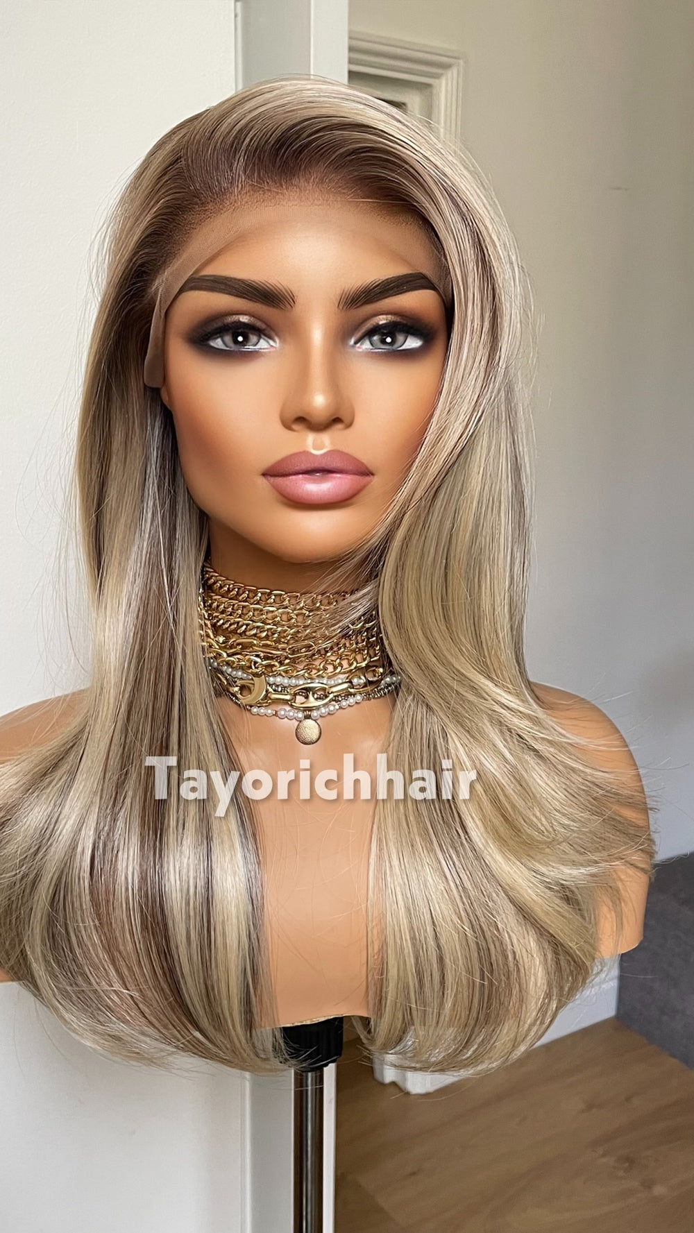 Blonde Wig With Lowlights| Dark Roots| 16 Inch