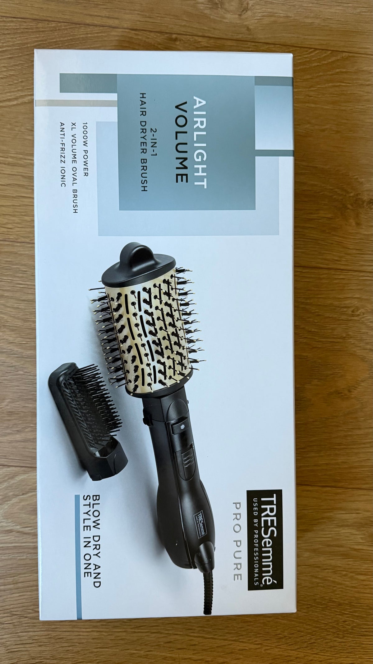 TRESemmé AirLight Volume 2-in-1 Hair Dryer Brush – Volumising Hair Styler