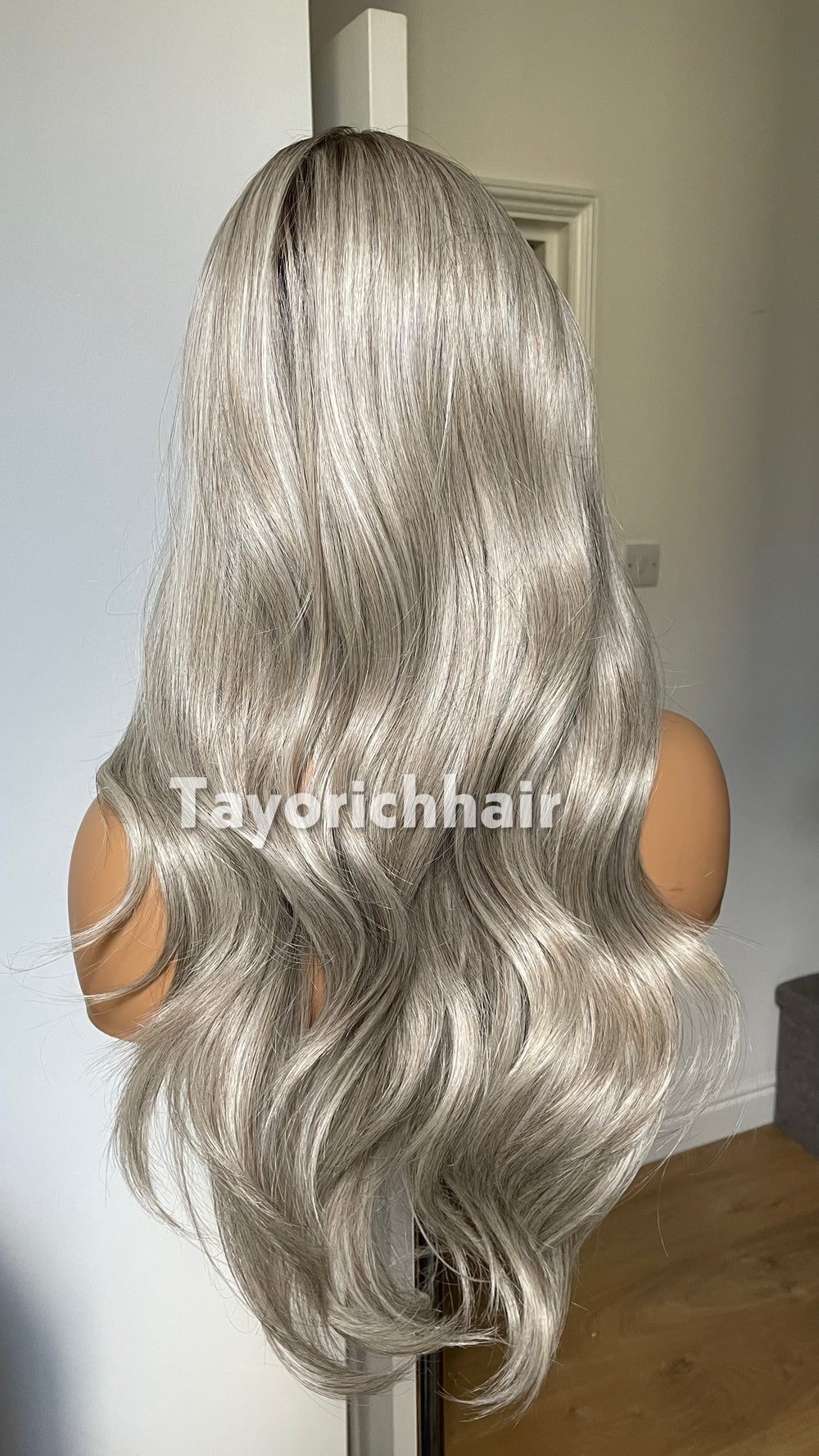 Silver Ash Blonde Wig with Platinum Highlights | 22” Wavy