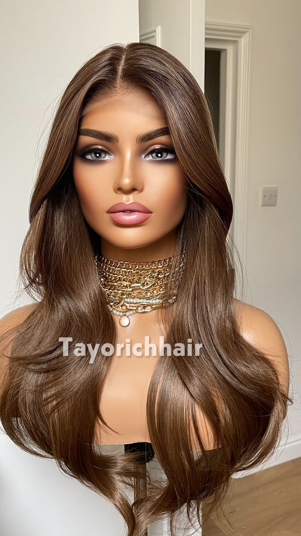 Tayorichhair Elegant 18" Wavy Glueless Synthetic Wig – Rich Brown with Subtle Dark Roots (13x4 Transparent Lace)