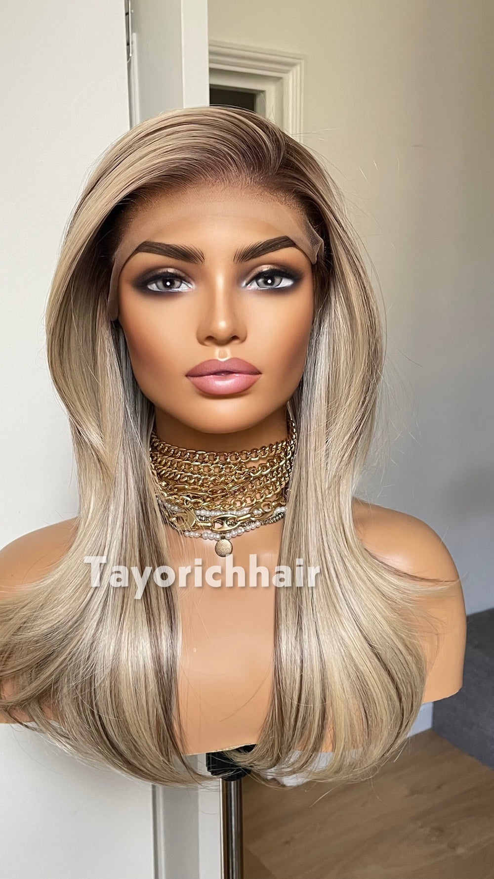 Blonde Wig With Lowlights| Dark Roots| 16 Inch