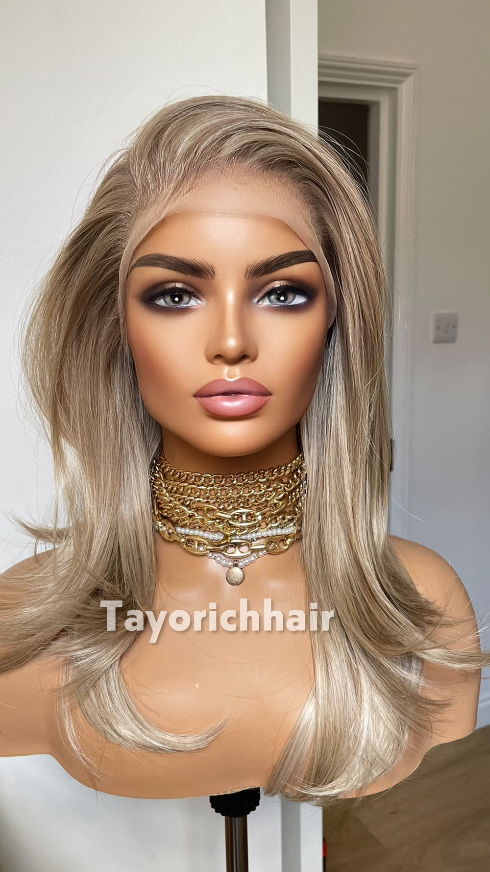 14" Mixed Ash Blonde Highlights Synthetic Lace Front Wig – Glueless Scalp Illusion (Medium Cap Size)