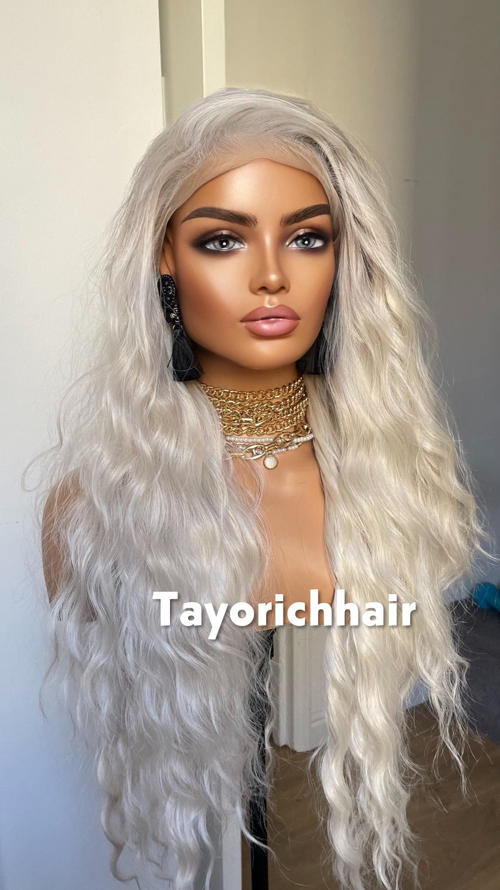 Tayorichhair Icy Platinum Blonde Loose Curls Wig – 24" Heat-Resistant Synthetic Unit (13x4 Transparent Lace, Free Part, Plain Blonde, No Roots)