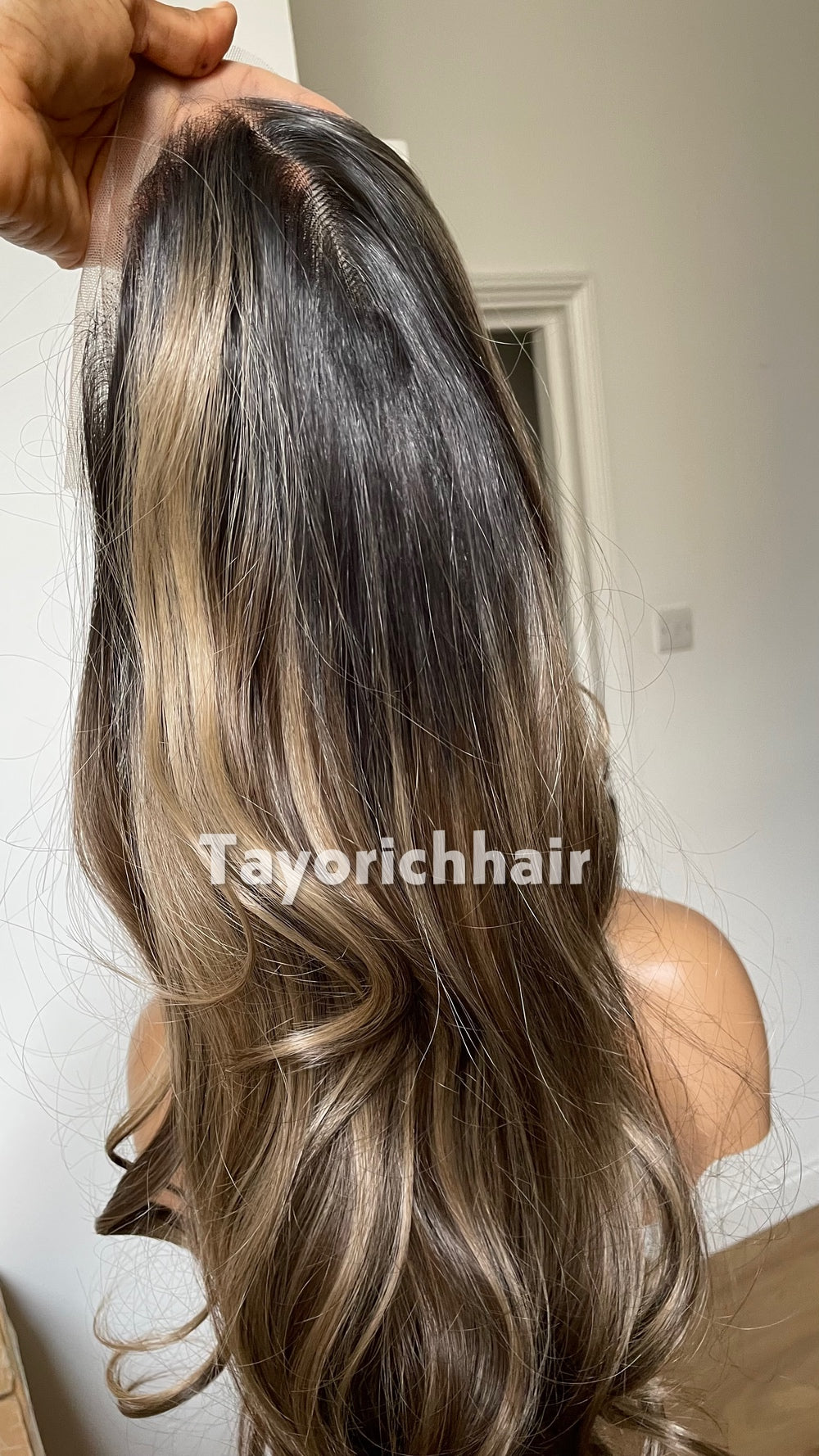 Tayorichhair 24" Wavy Balayage Synthetic Wig – Dark Brown & Blonde Mix with Black Roots (13x4 Lace)