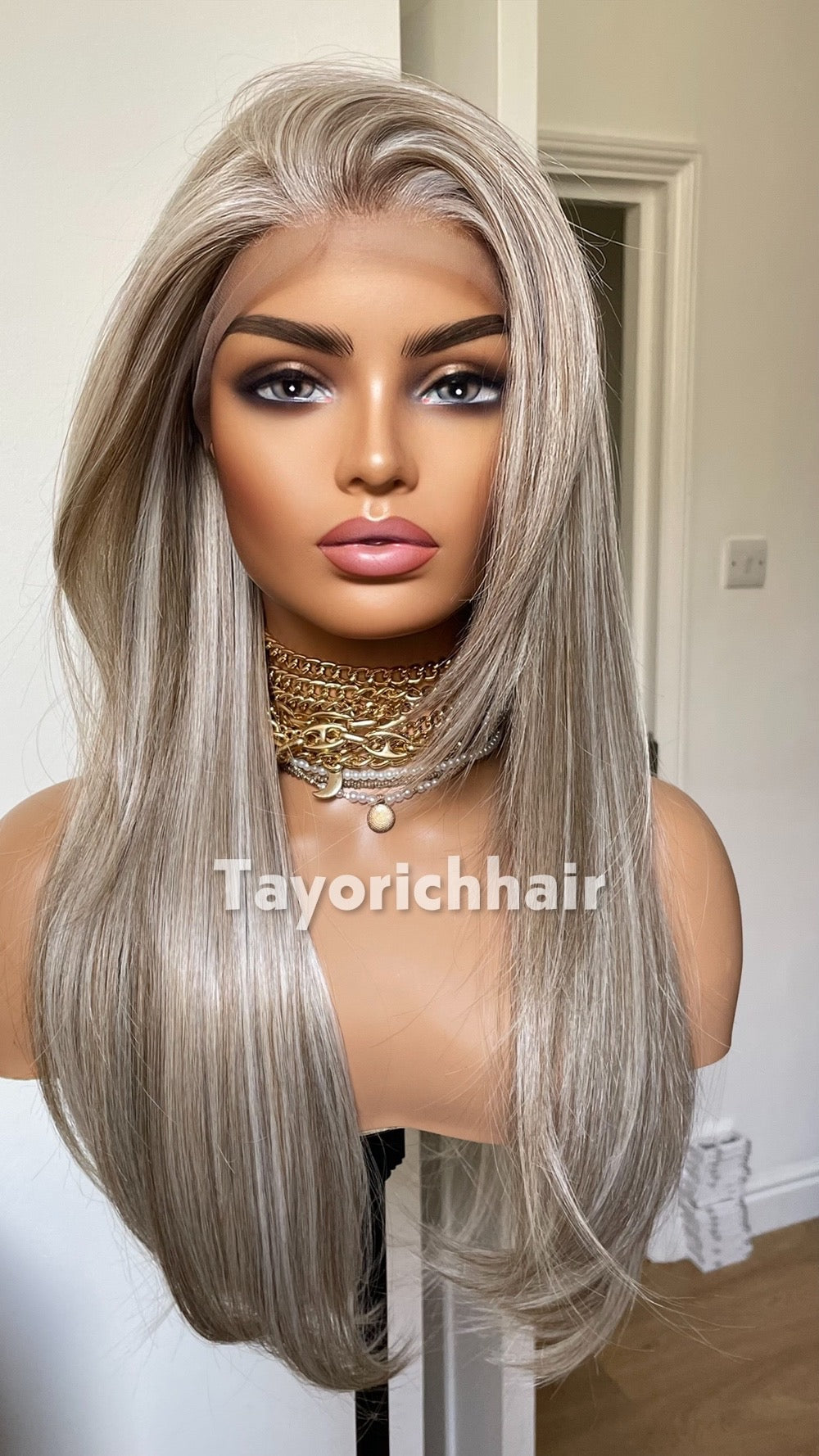 18 Inch Straight Wig