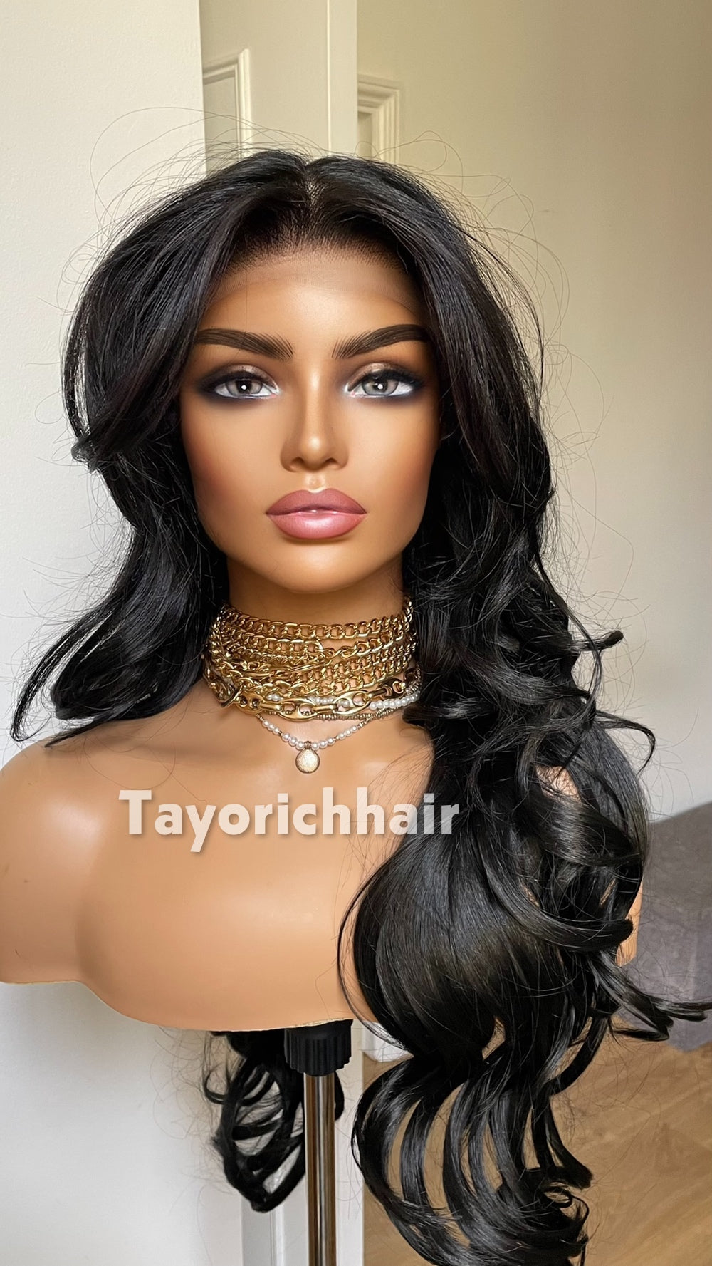 Black Wavy Wig Layered 24 Inch Hair