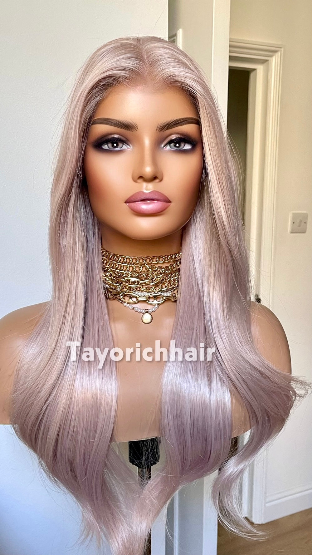 Tayorichhair Pale Pink Wavy Synthetic Wig – Pre-Cut 13x4 Transparent Lace Front (Heat-Friendly Costume & Cosplay Unit)