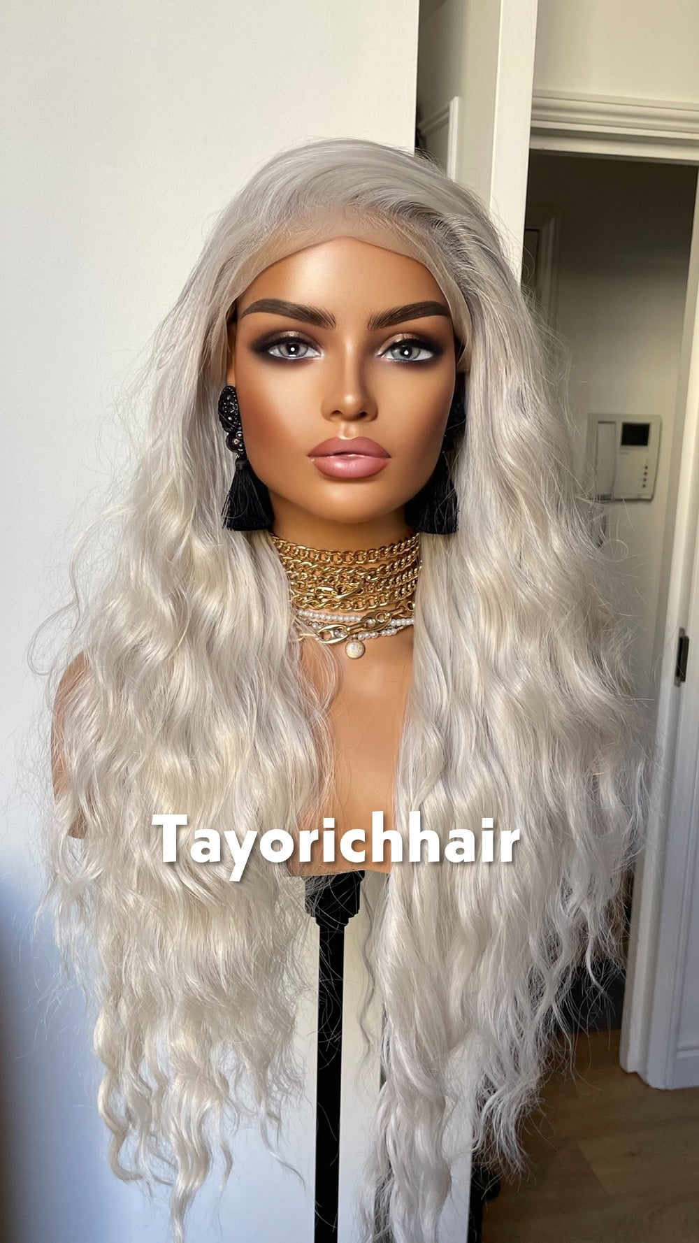Tayorichhair Icy Platinum Blonde Loose Curls Wig – 24" Heat-Resistant Synthetic Unit (13x4 Transparent Lace, Free Part, Plain Blonde, No Roots)