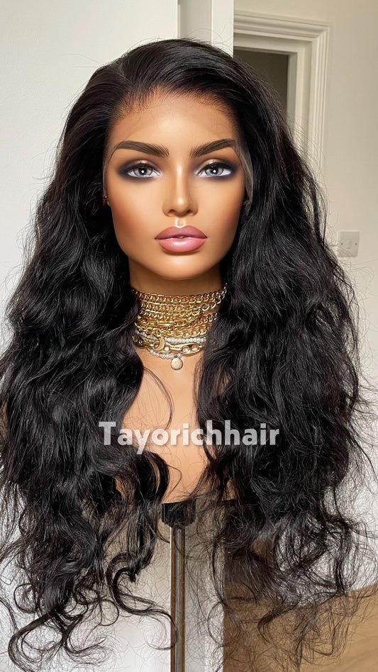 TayoRichHair 13x4 HD Lace Front Loose Wavy Wig – 100% Human Hair (22 Inch, 180% Density, Color 1B, Small Cap, Glueless Fit)