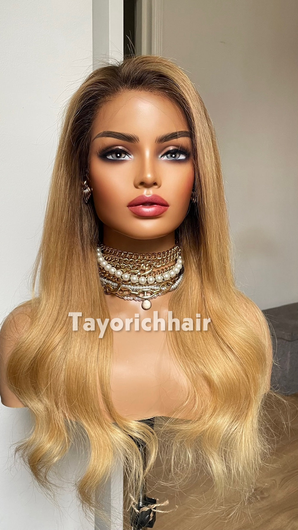 18-Inch Golden Blonde Human Hair Wig with Dark Roots – 13x4 HD Lace Frontal