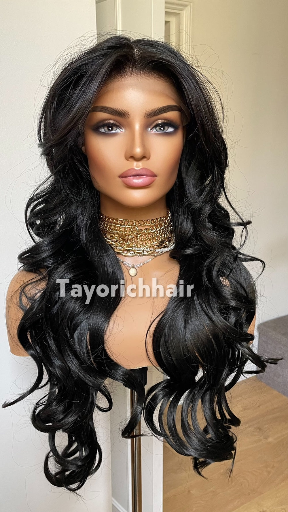 Black Wavy Wig Layered 24 Inch Hair