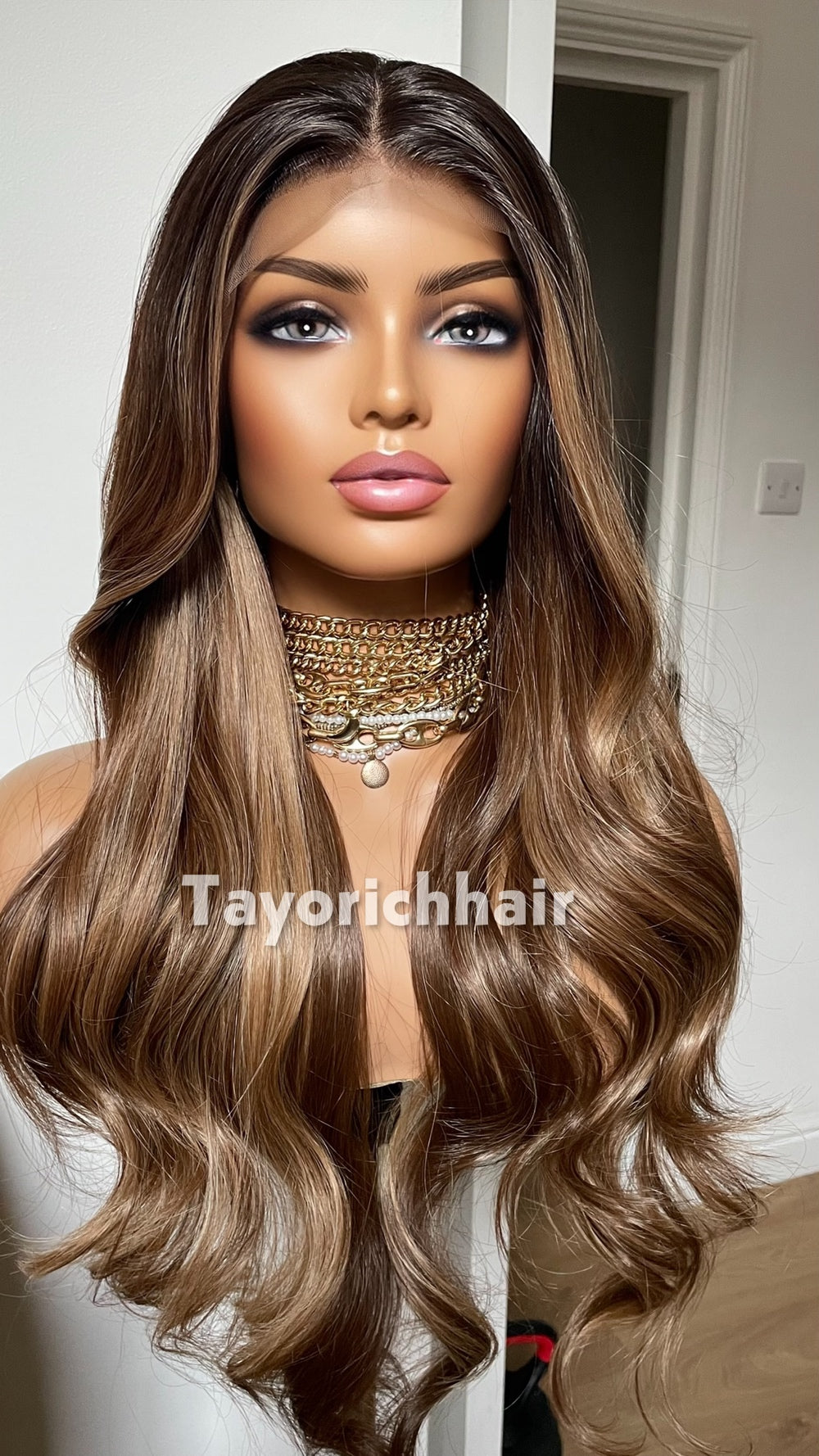 Tayorichhair 26-Inch Multi-Tonal Toffee Brown Bavy Wavy Synthetic Wig – Black Roots, 13x4 Transparent Lace Front, Medium Cap Elegant Daily Wear Unit