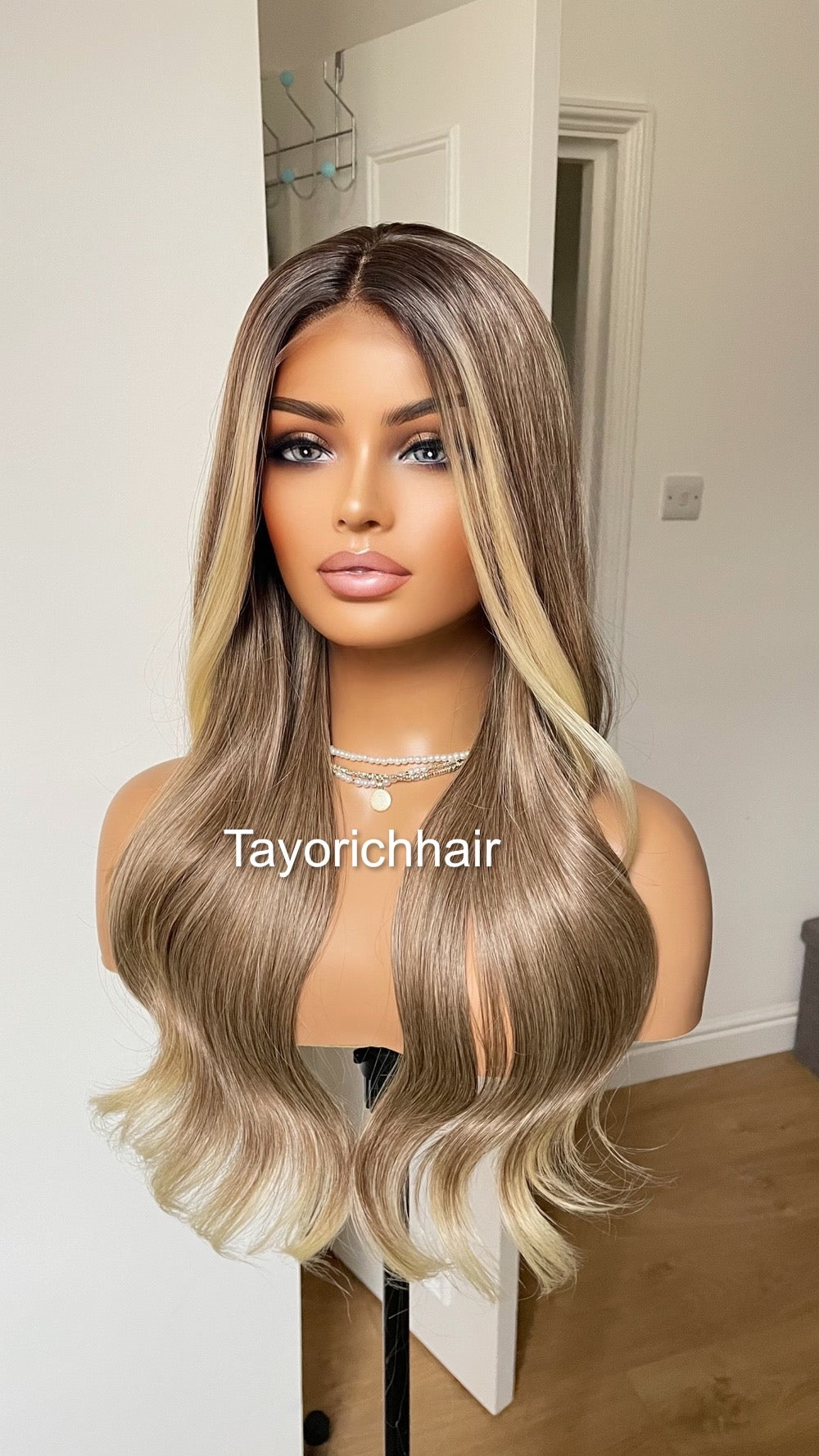 Dark Ash Blonde Lace Frontal Wig With Money Piece Highlights/ Synthetic Wig For Beginners/20 Inches hair/Ready To Ship Wigs By Tayorichhair
