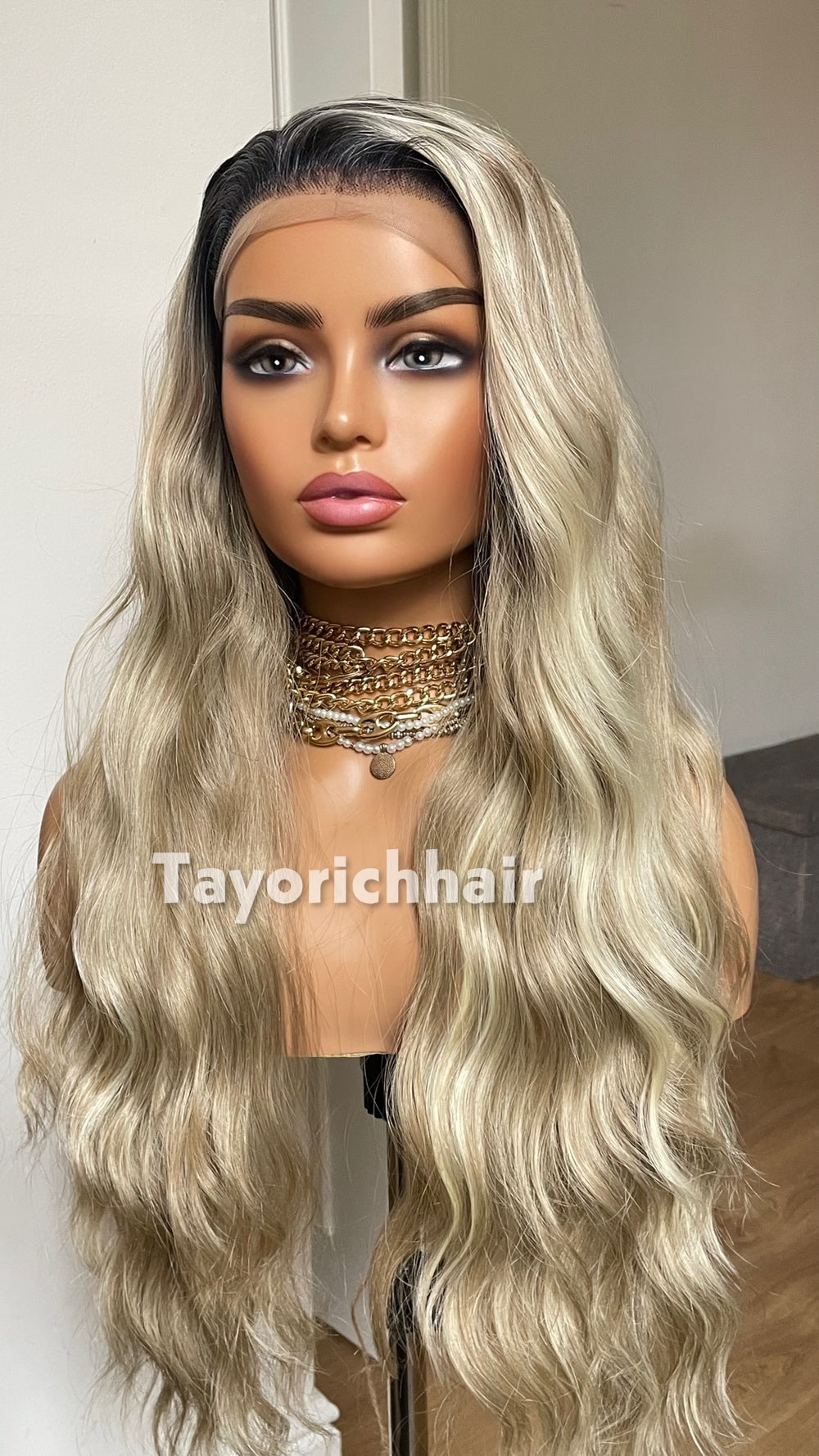 24 Inch Mixed Blonde Wig With Black Roots