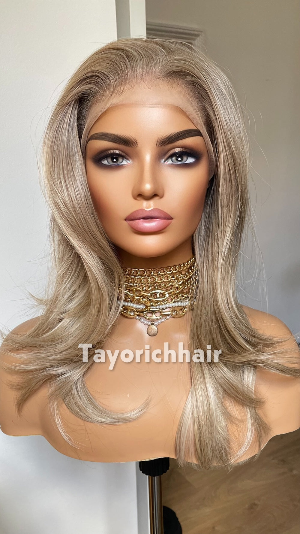 14" Mixed Ash Blonde Highlights Synthetic Lace Front Wig – Glueless Scalp Illusion (Medium Cap Size)