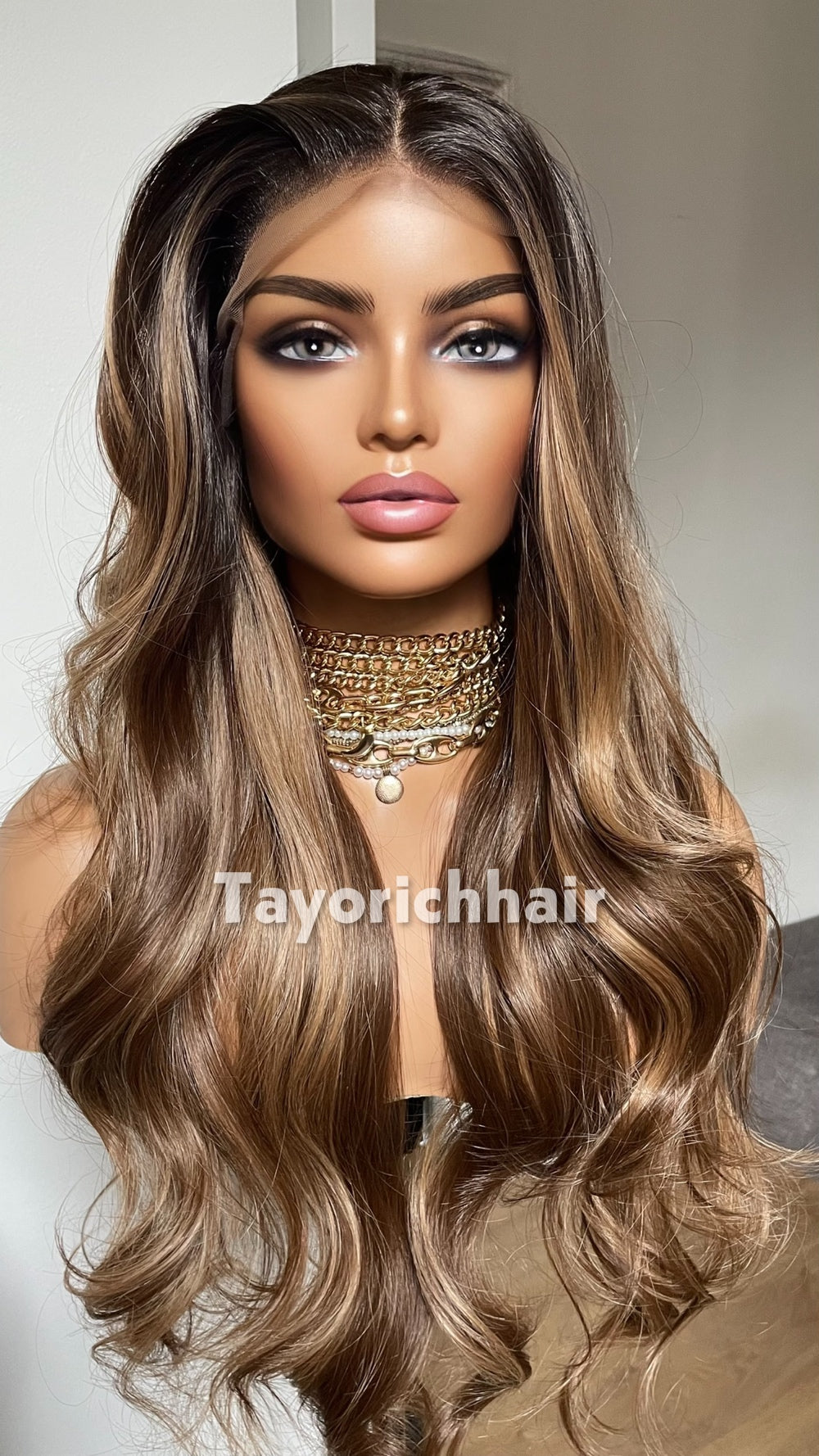 Tayorichhair 26-Inch Multi-Tonal Toffee Brown Bavy Wavy Synthetic Wig – Black Roots, 13x4 Transparent Lace Front, Medium Cap Elegant Daily Wear Unit