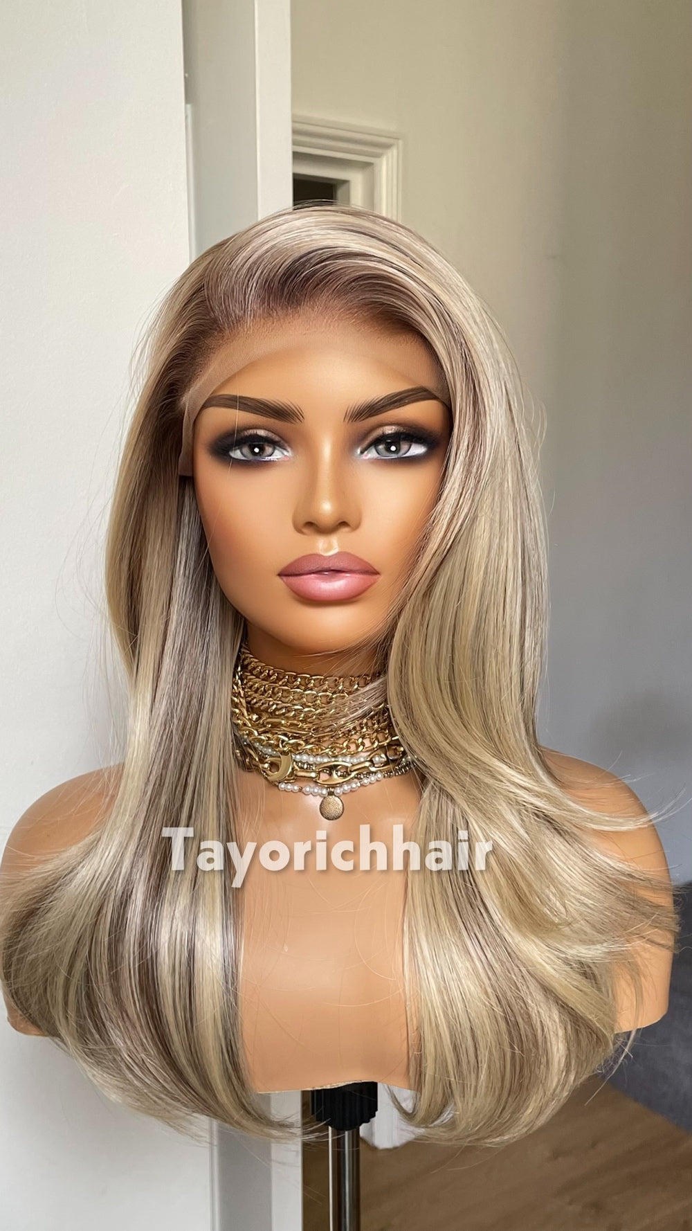 Blonde Wig With Lowlights| Dark Roots| 16 Inch