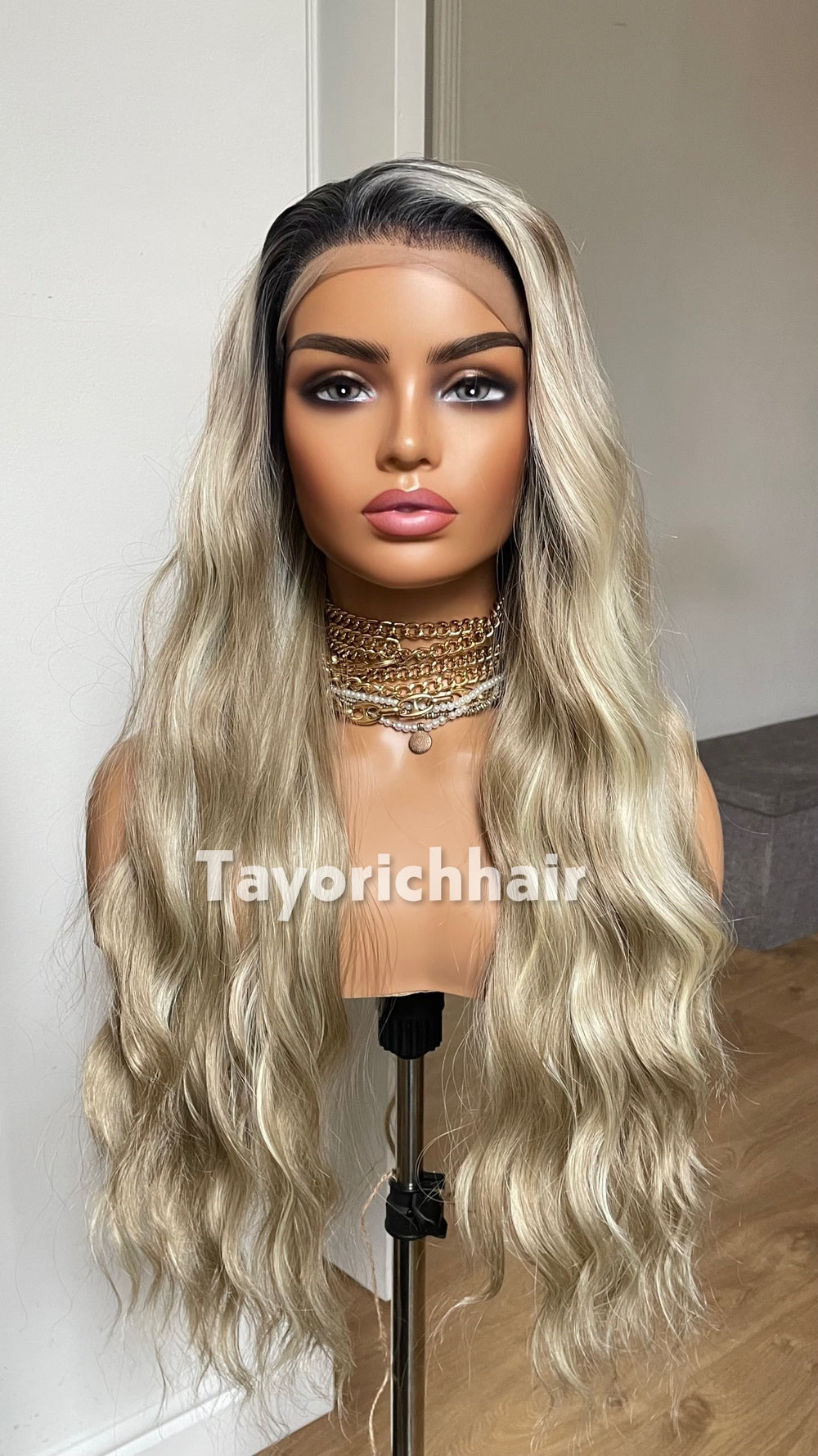 24 Inch Mixed Blonde Wig With Black Roots