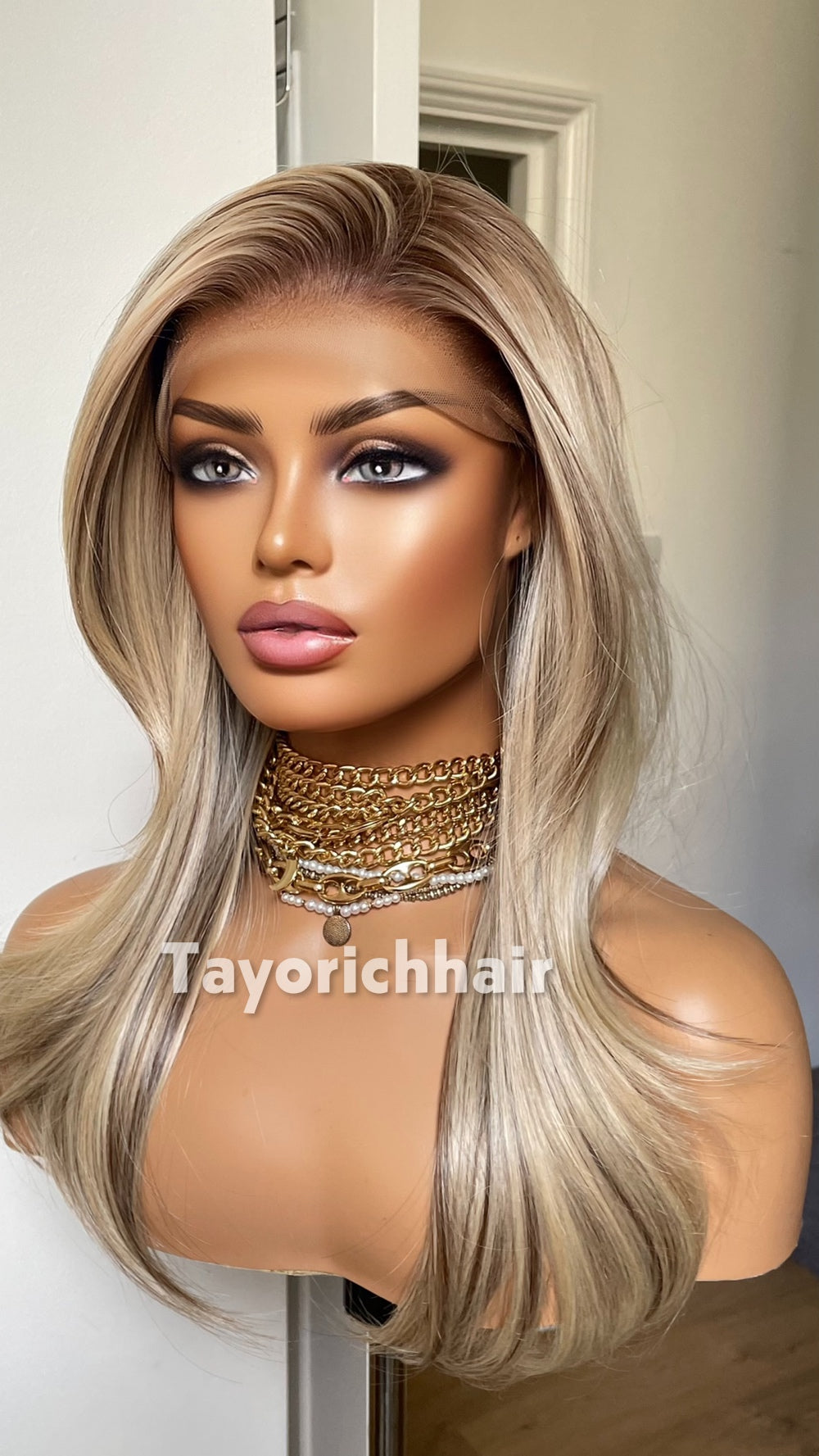 Blonde Wig With Lowlights| Dark Roots| 16 Inch