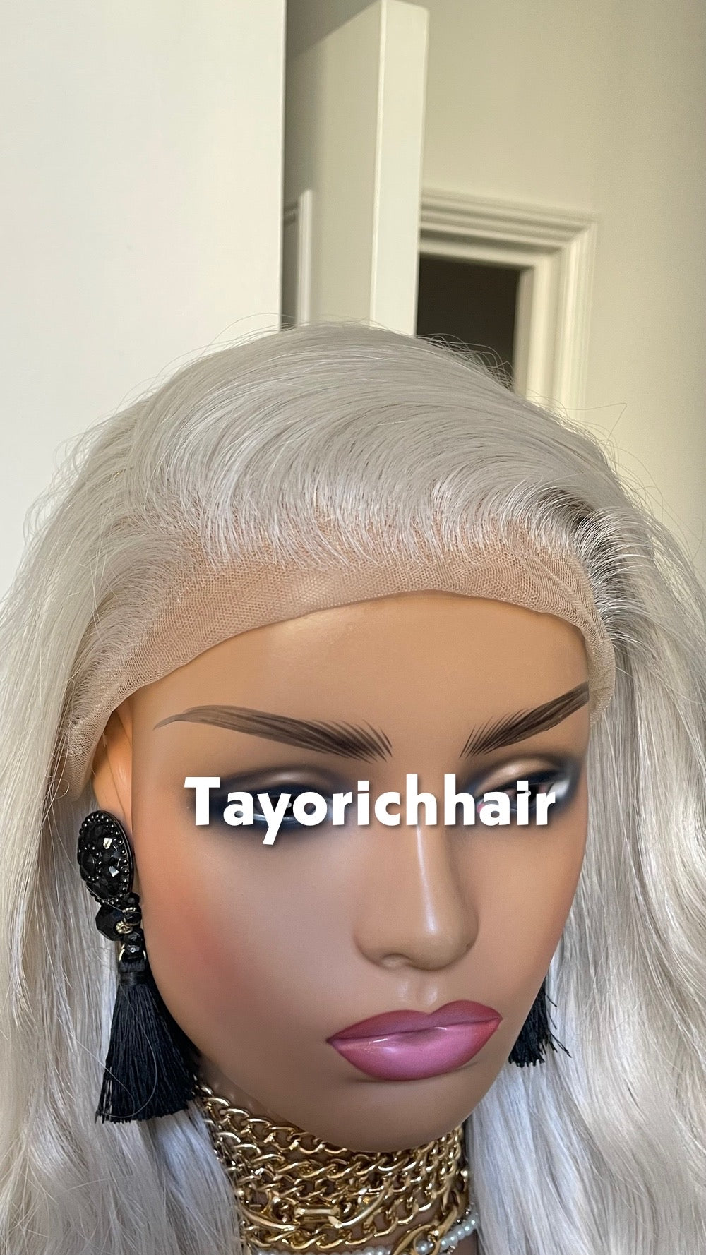 Tayorichhair Icy Platinum Blonde Loose Curls Wig – 24" Heat-Resistant Synthetic Unit (13x4 Transparent Lace, Free Part, Plain Blonde, No Roots)
